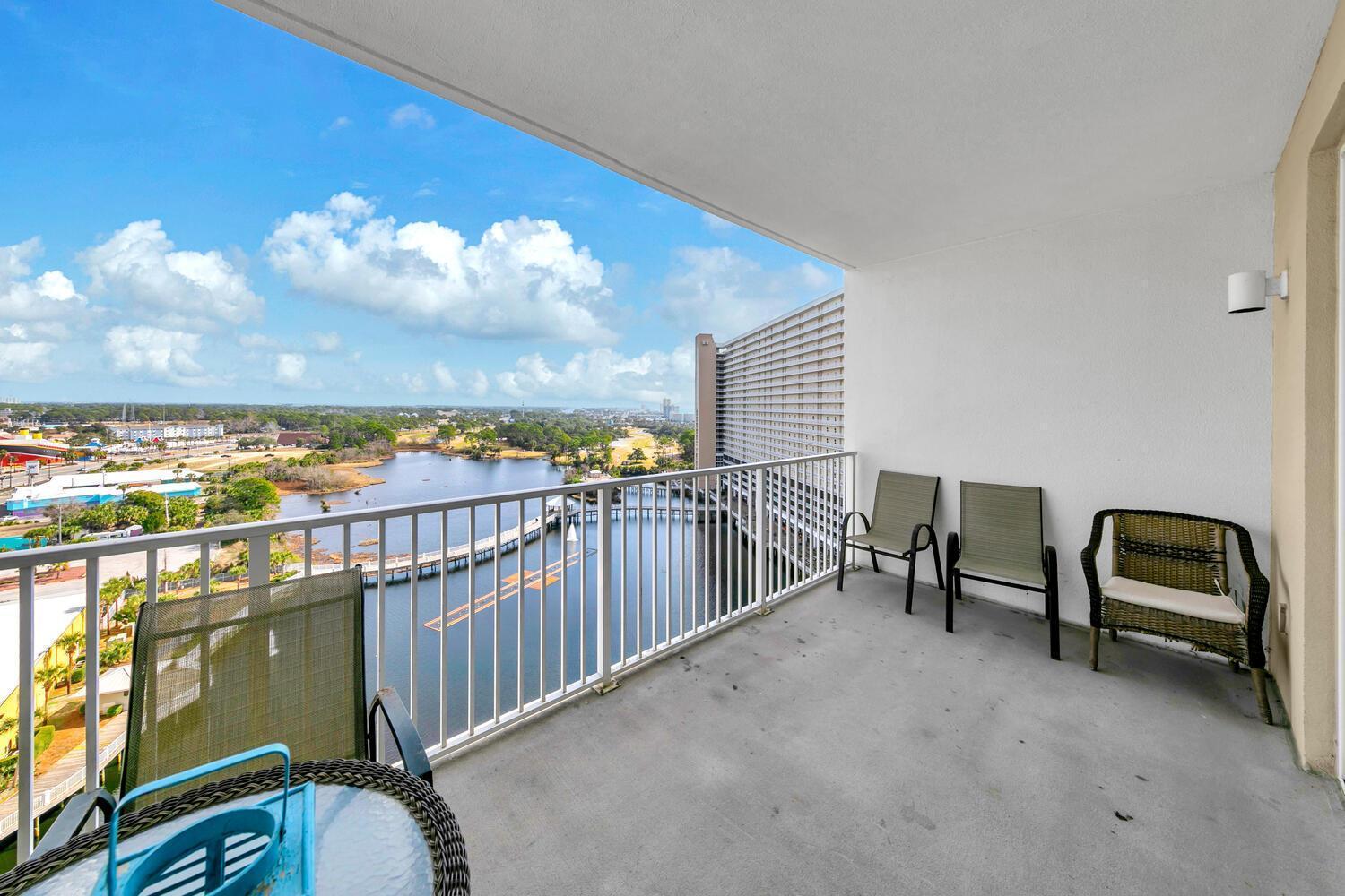 Laketown Wharf 1235 Holiday home