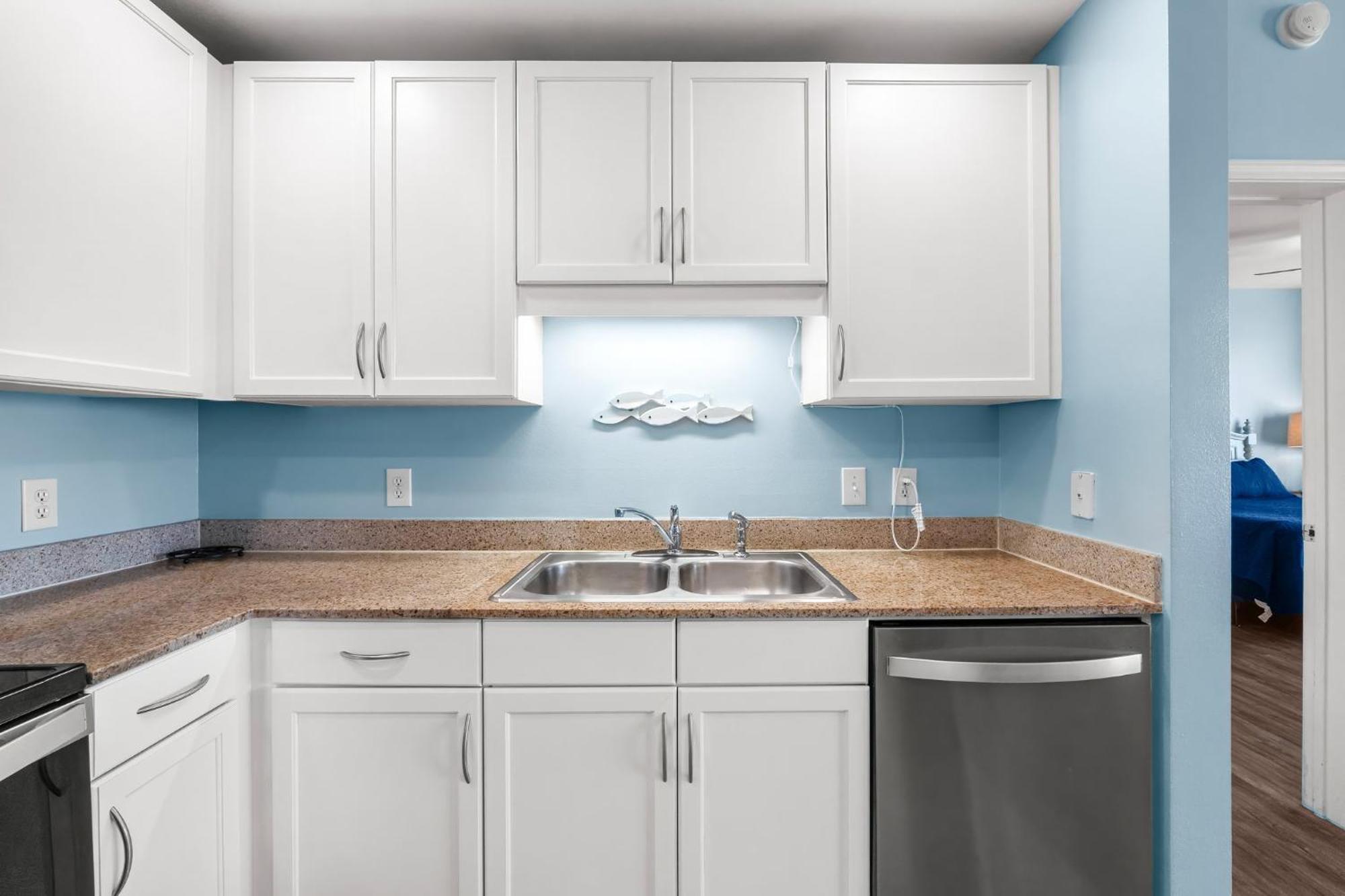Laketown Wharf 1107 Apartment *