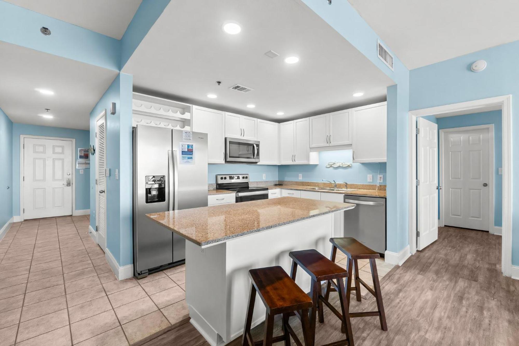 Laketown Wharf 1107 Apartment *