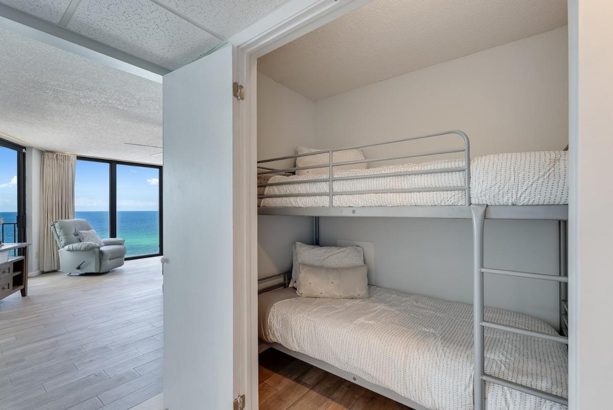Edgewater T2 #911 Sleeps 10 With Amazing Sunsets!