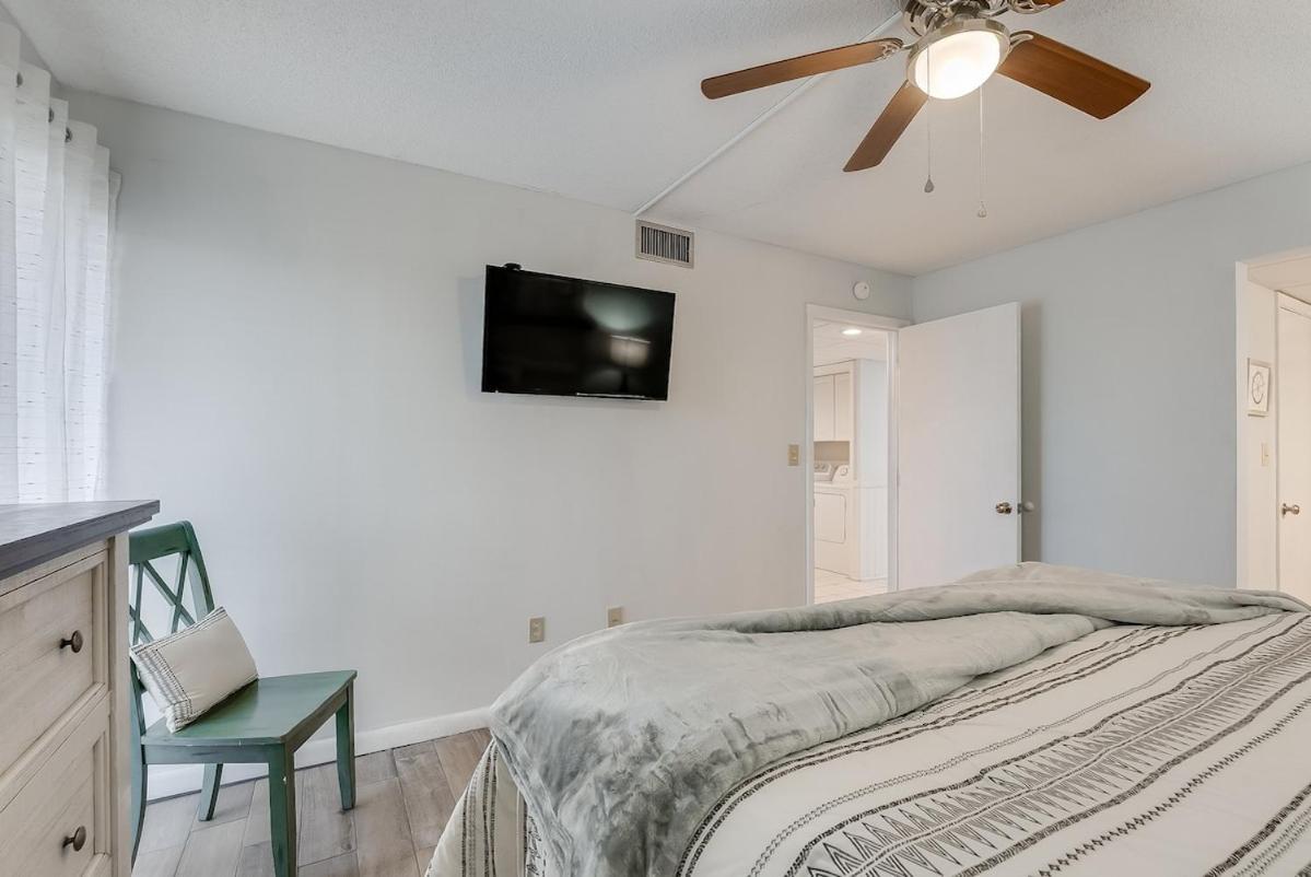 Edgewater T2 #911 Sleeps 10 With Amazing Sunsets! * Panama City Beach