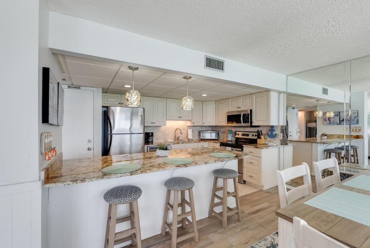 Edgewater T2 #911 Sleeps 10 With Amazing Sunsets! *