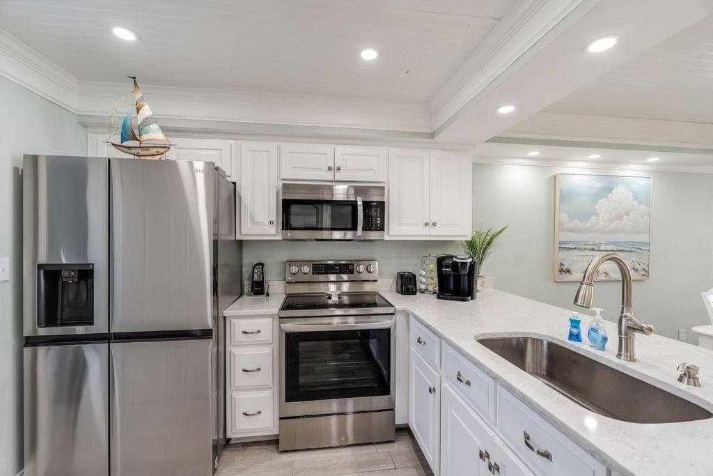 Edgewater T1 #709 - Sleeps 6 Amazing Gulf Views! *