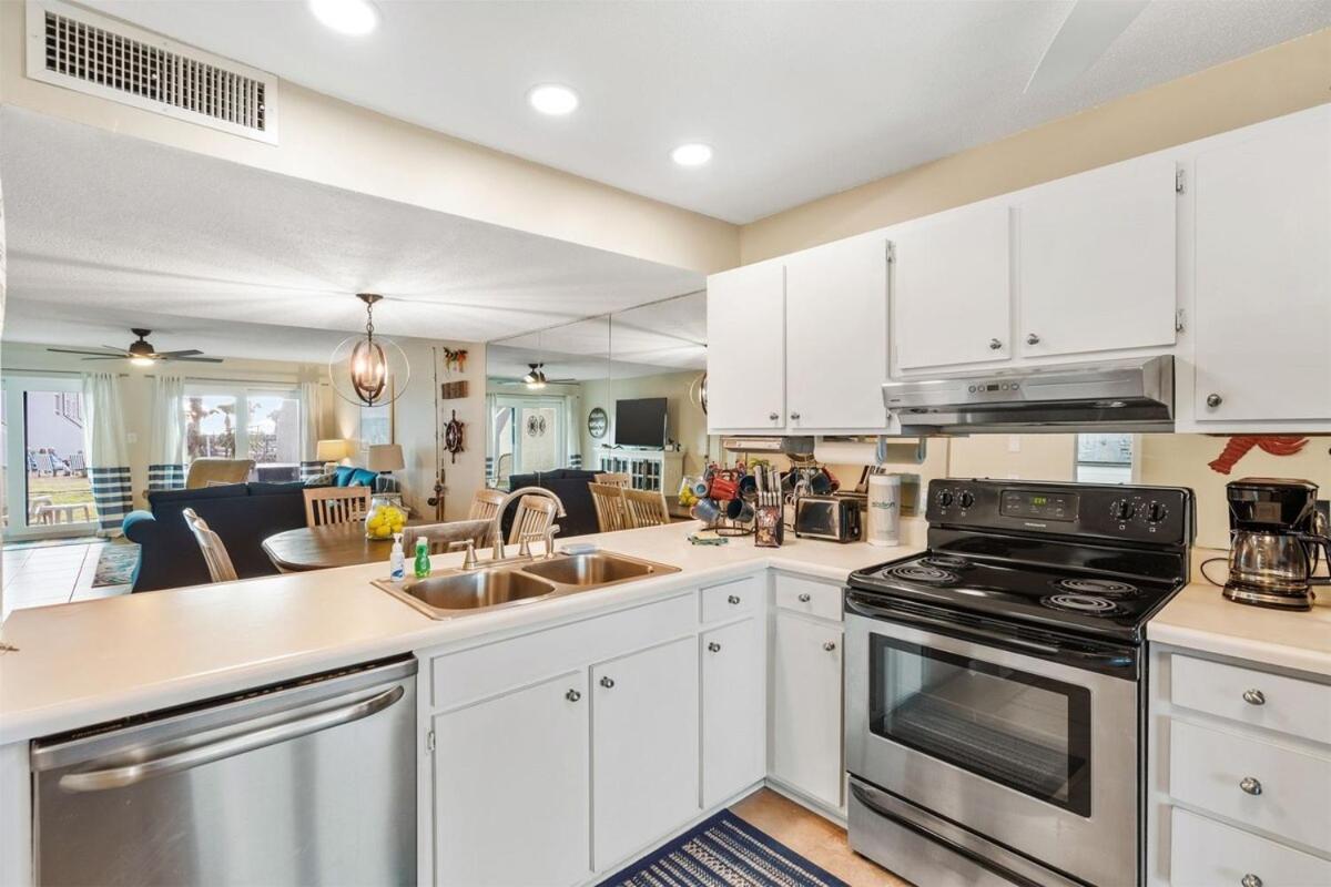 Largo Mar 143 - Sand-side Paradise Townhome Apartment *
