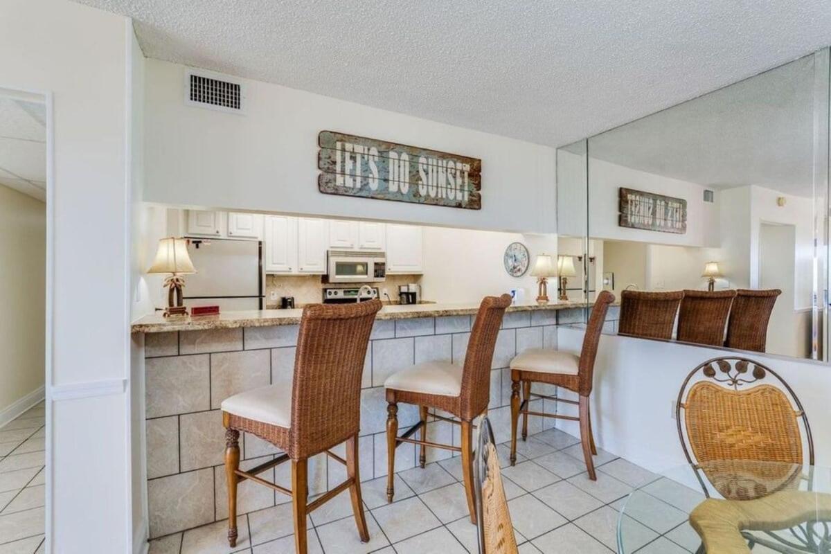 Moondrifter 305 - 2 Bedroom - Oceanfront Sleeps 6 Panama City Beach