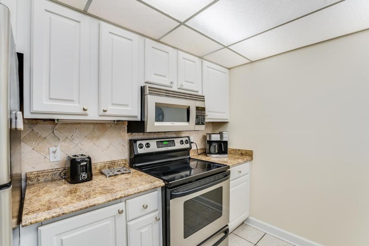Moondrifter 305 - 2 Bedroom - Oceanfront Sleeps 6 Apartment *