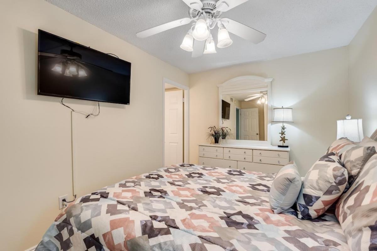 Moondrifter 305 - 2 Bedroom - Oceanfront Sleeps 6 Panama City Beach