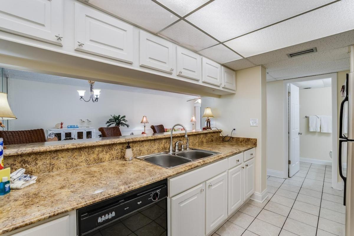 Apartment Moondrifter 305 - 2 Bedroom - Oceanfront Sleeps 6