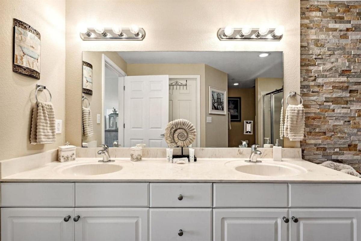 Tidewater 2405 - Tidewater Peak Sleeps 6 - 2br 2ba Apartment *