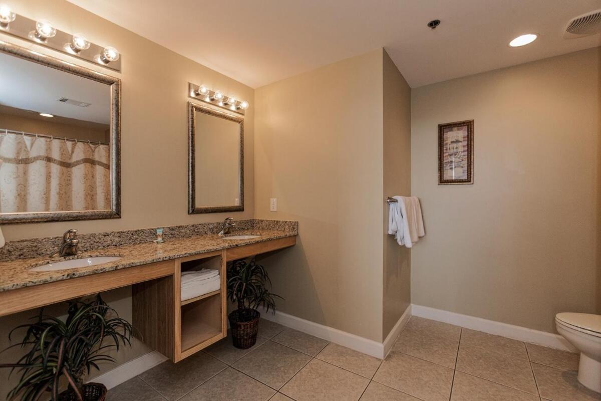 Splash Ocean-front Luxury Two-bedroom Apartment *