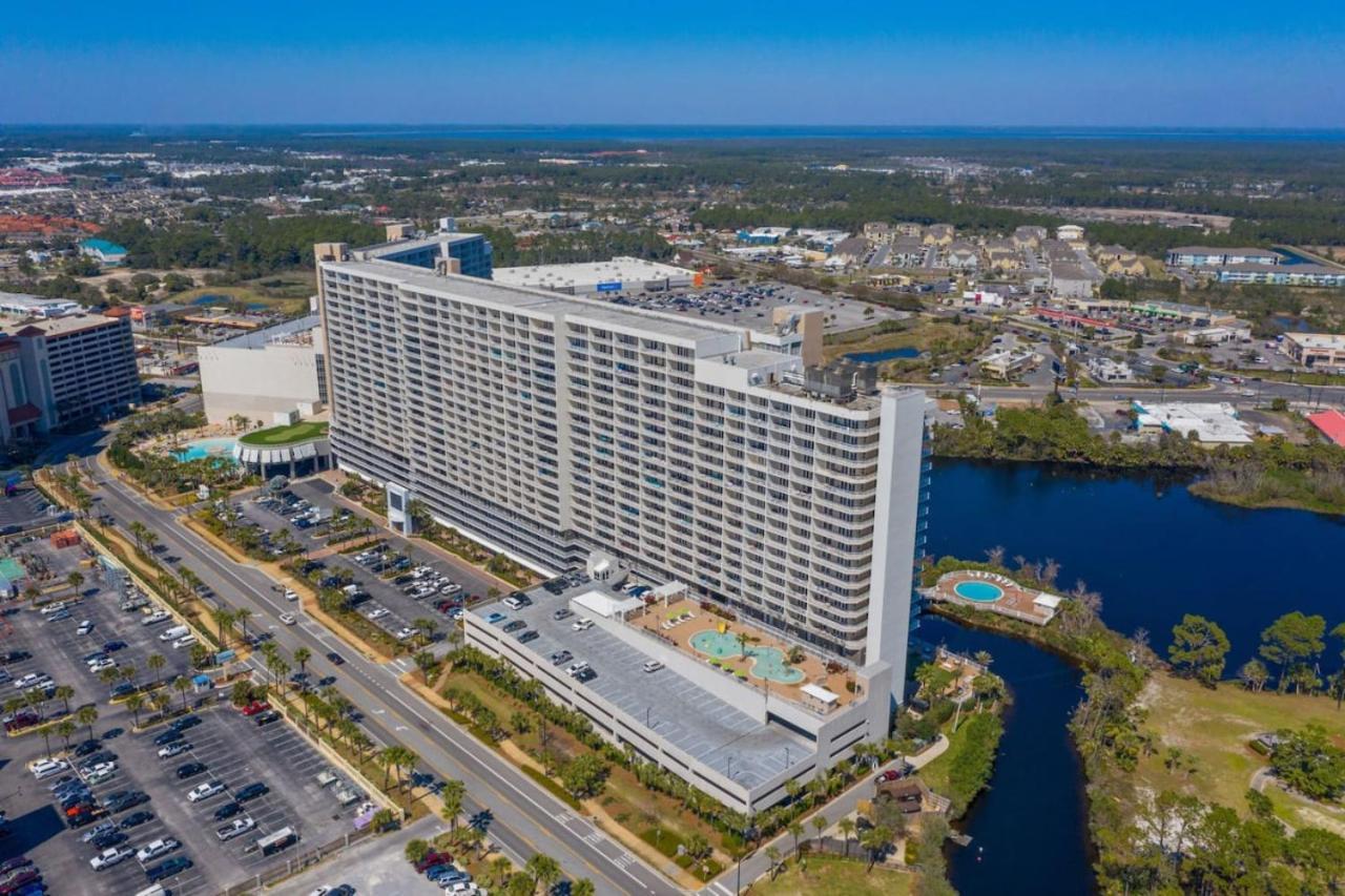 Laketown Wharf 1125 *