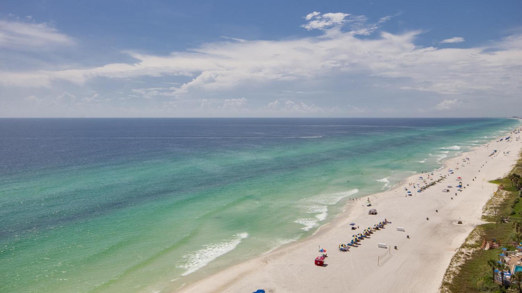 Tidewater Escape: 1br/2ba Beachfront Condo, Sleeps 6, Gulf Views & Comfort!