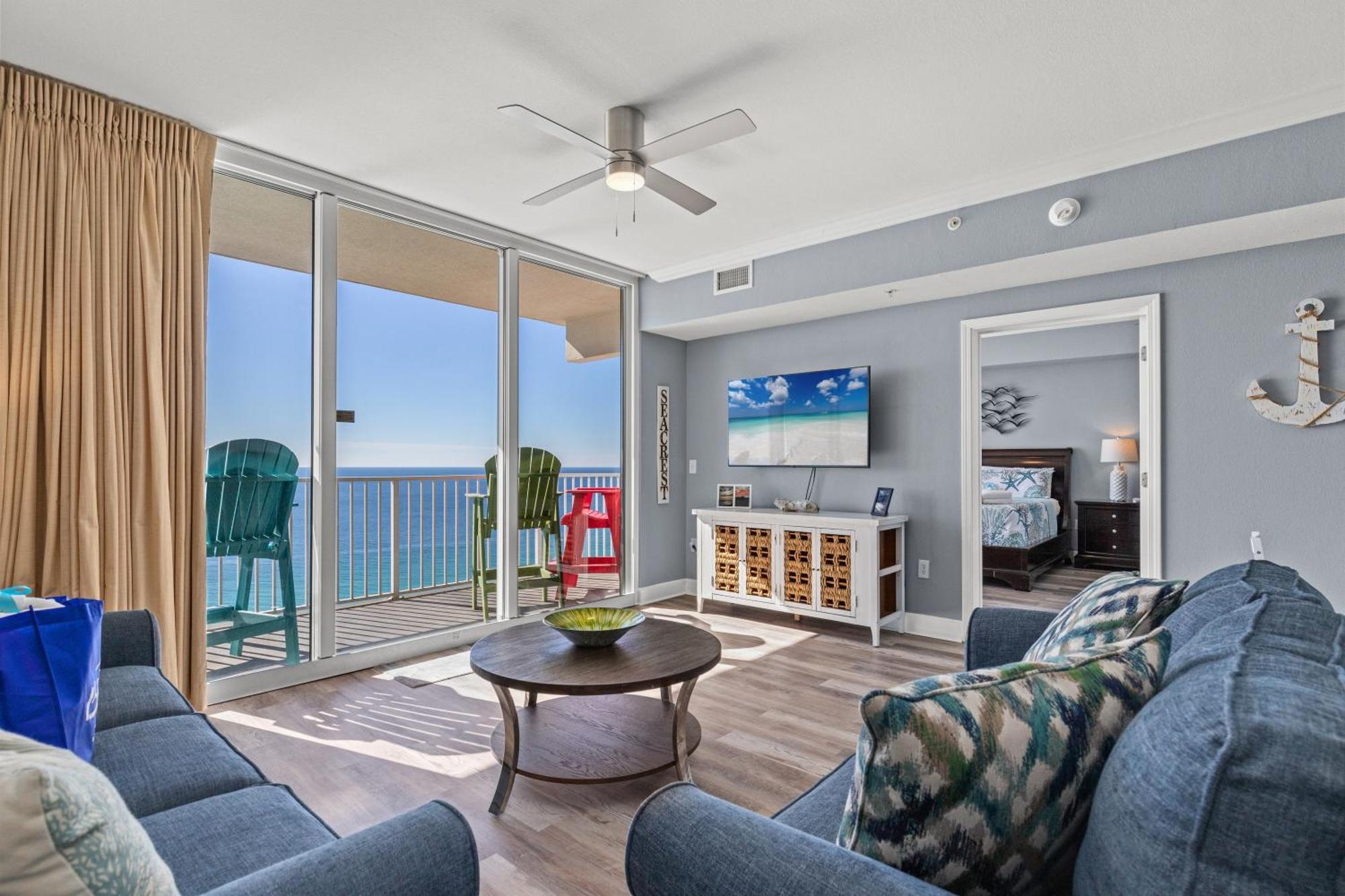 Tidewater Escape: 1br/2ba Beachfront Condo, Sleeps 6, Gulf Views & Comfort! Holiday home