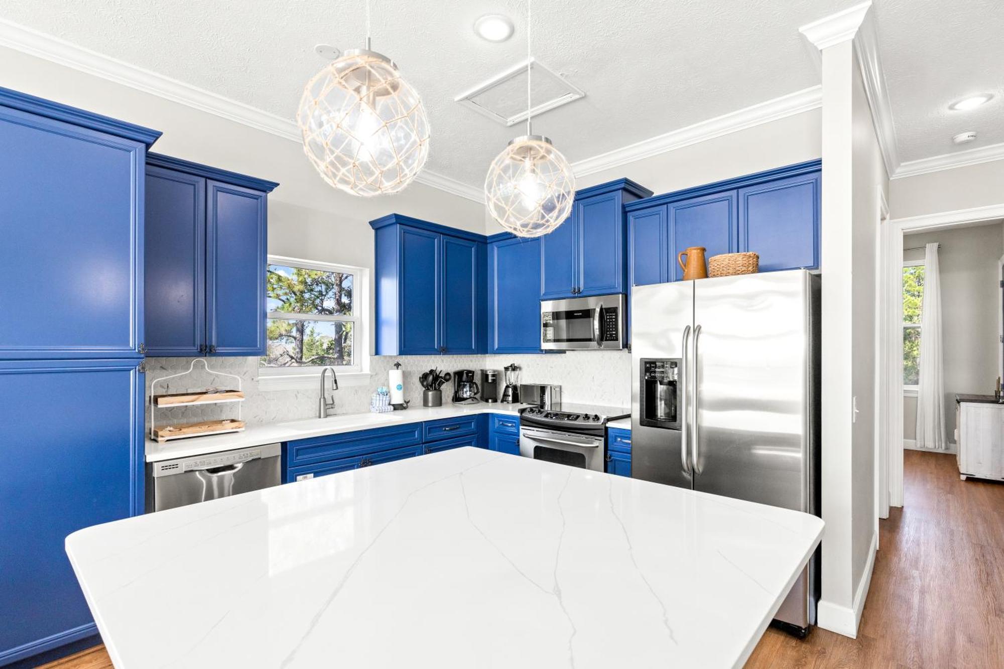 Sailors Cove: 5-bedroom, 45 Baths, Sleeps 12! Steps Away From The Beach! Holiday home *