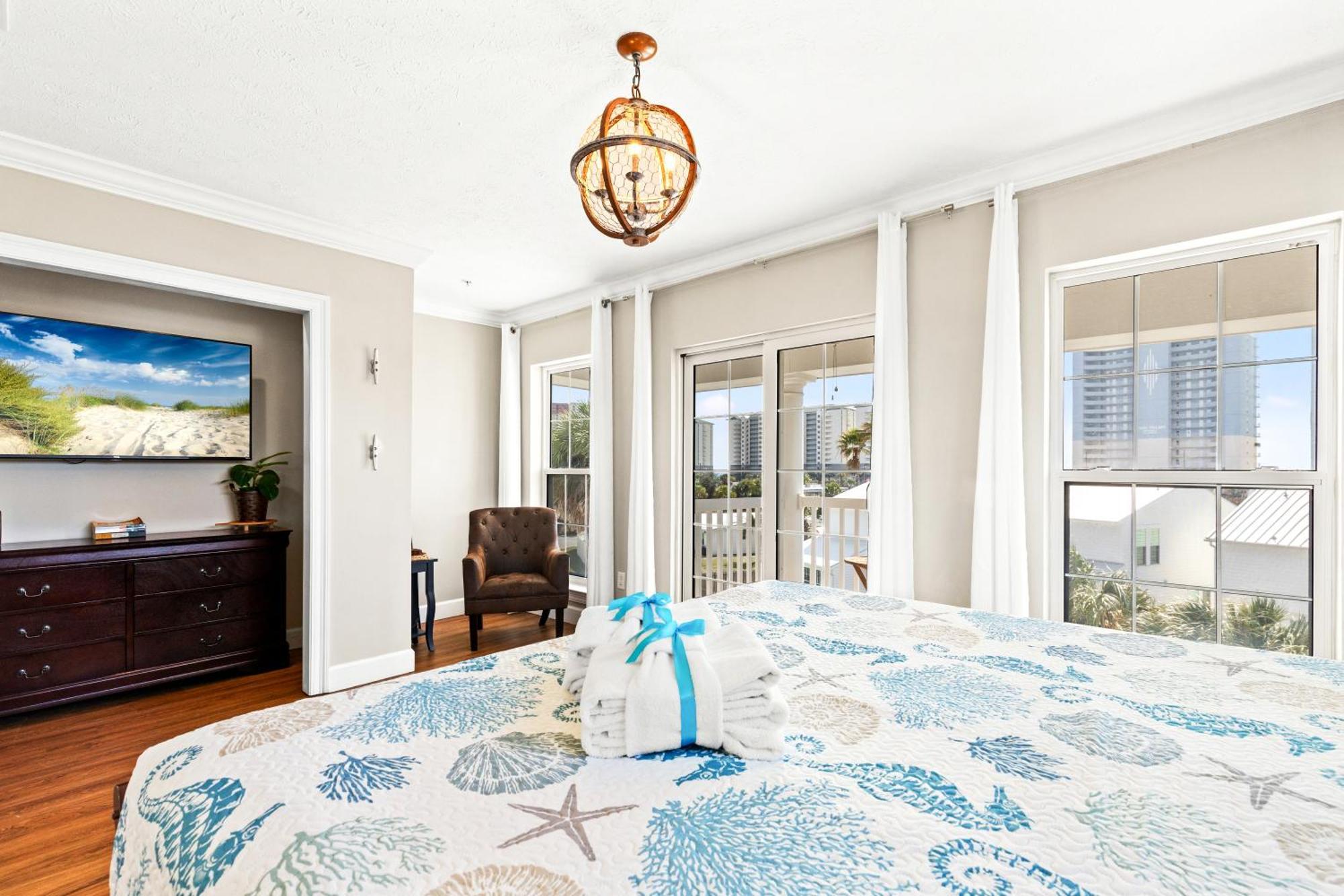 Sailors Cove: 5-bedroom, 45 Baths, Sleeps 12! Steps Away From The Beach! Holiday home Panama City Beach