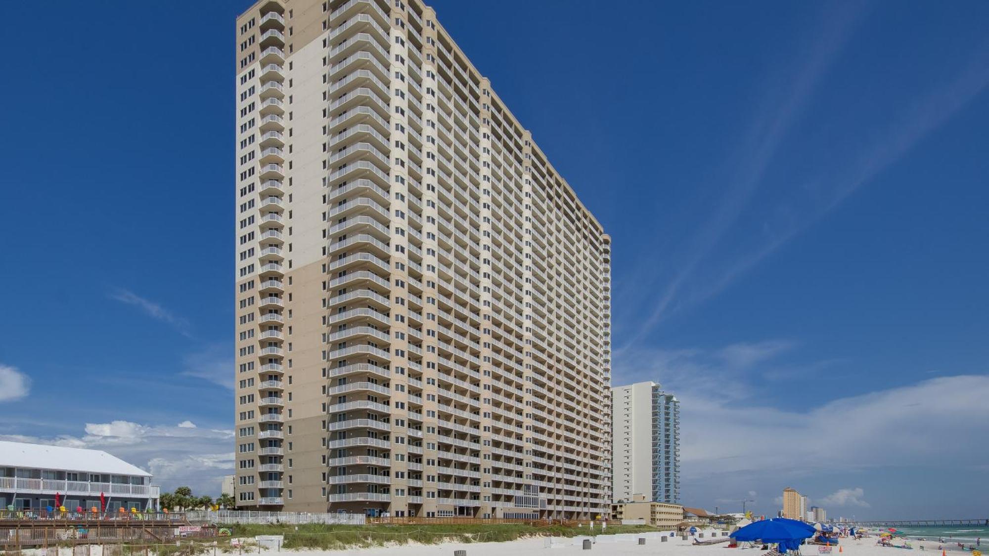 Tidewater Escape: 1br/2ba Beachfront Condo, Sleeps 6, Gulf Views & Comfort! Holiday home Panama City Beach