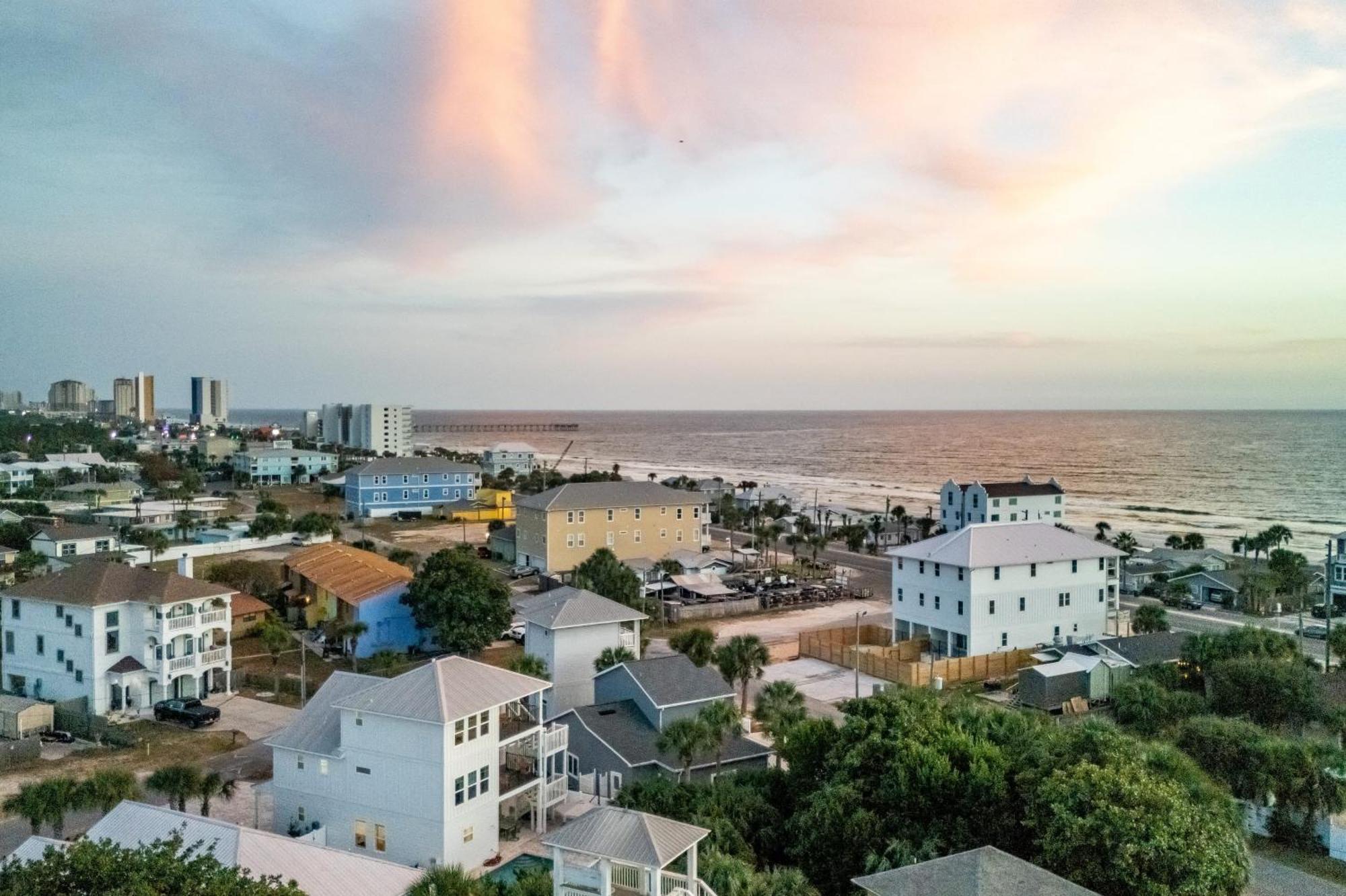 Holiday home Modern 5bdr W Private Pool 2 Min Walk To The Montoute By Avantstay Panama City Beach
