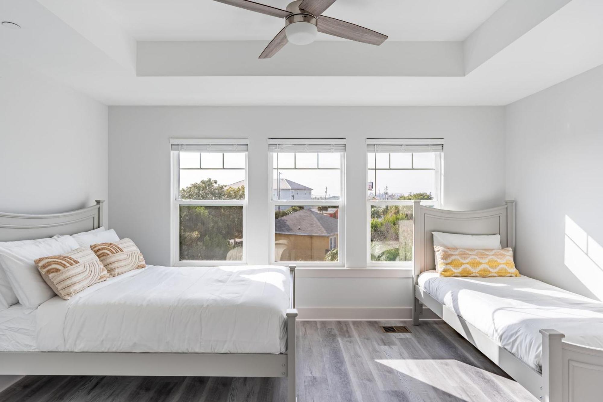 Modern 5bdr W Private Pool 2 Min Walk To The Montoute By Avantstay Panama City Beach