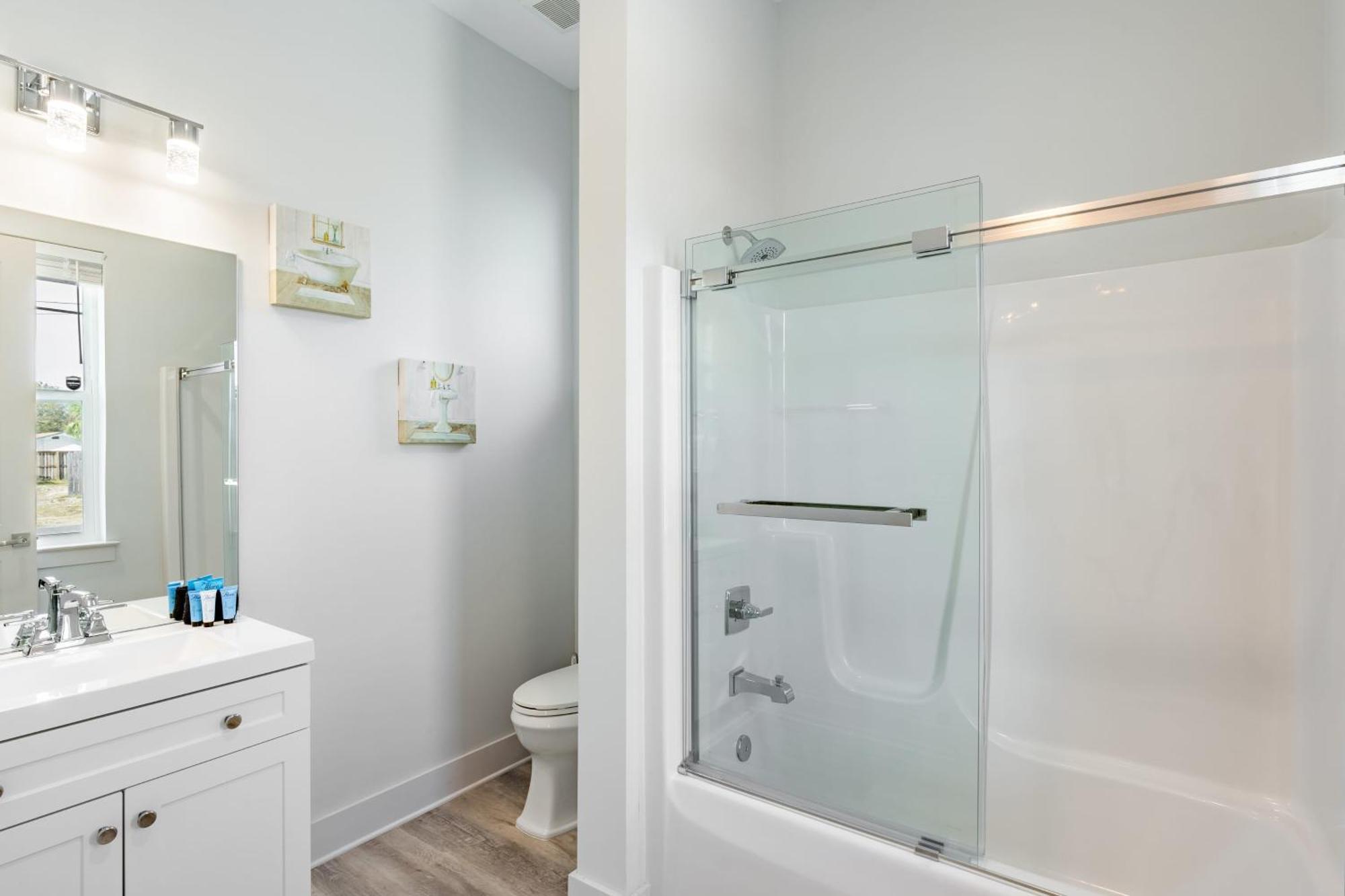 Modern 5bdr W Private Pool 2 Min Walk To The Montoute By Avantstay