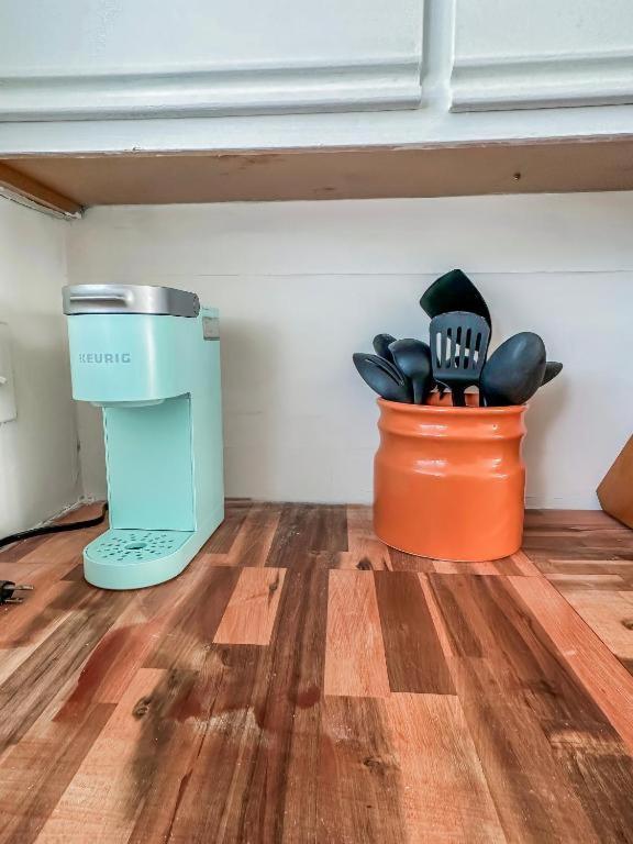 Holiday home Dream Escape - 200ft To Waves - Breakfast - Private Hot Tub Awaits *