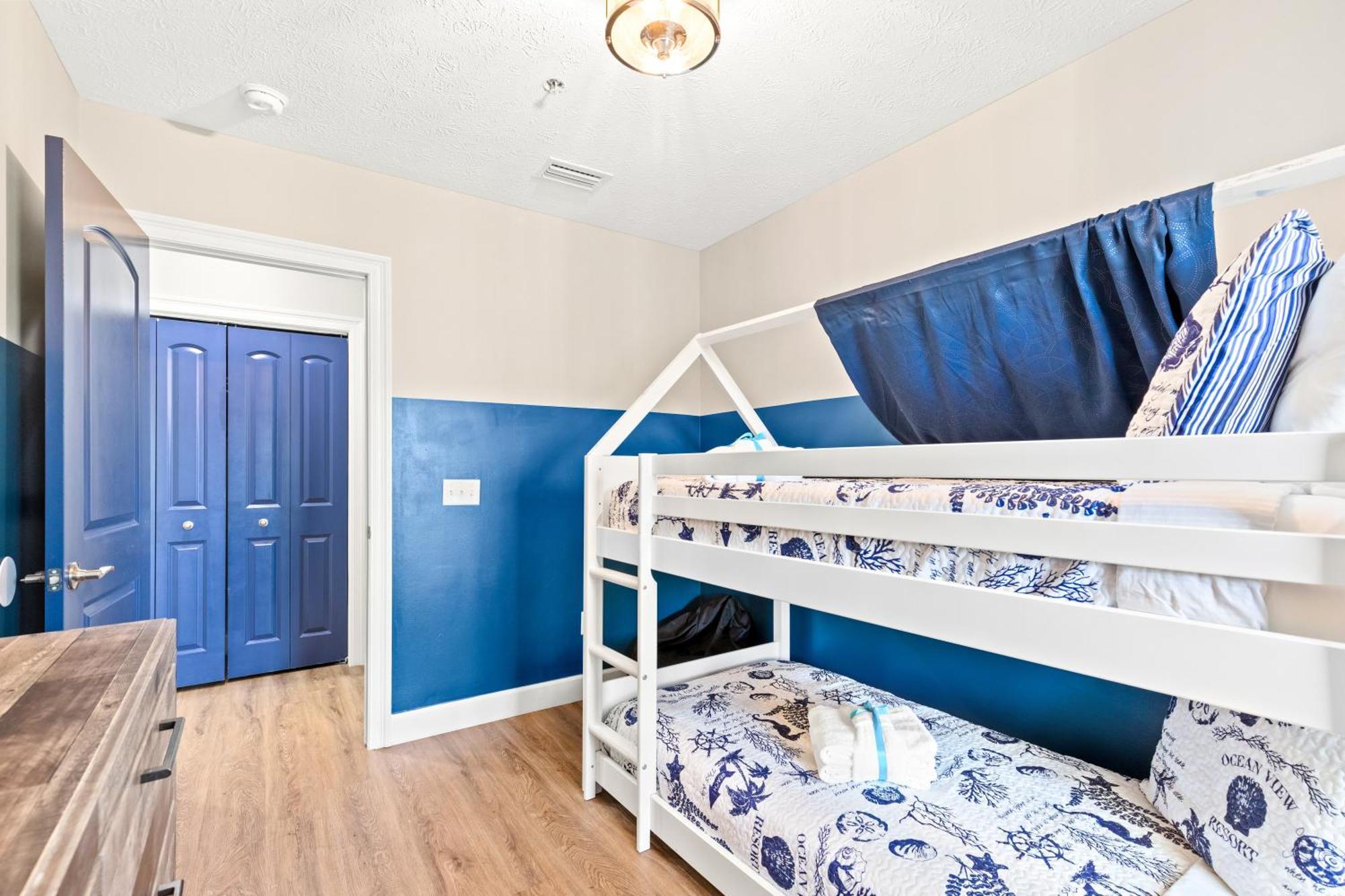 Holiday home Sailors Cove: 5-bedroom, 45 Baths, Sleeps 12! Steps Away From The Beach! Panama City Beach