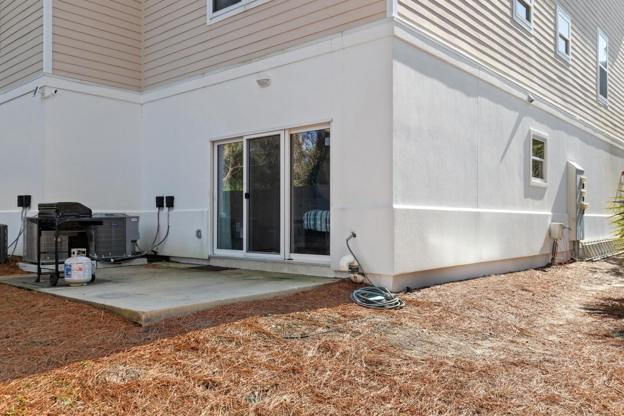 Sailors Cove: 5-bedroom, 45 Baths, Sleeps 12! Steps Away From The Beach!