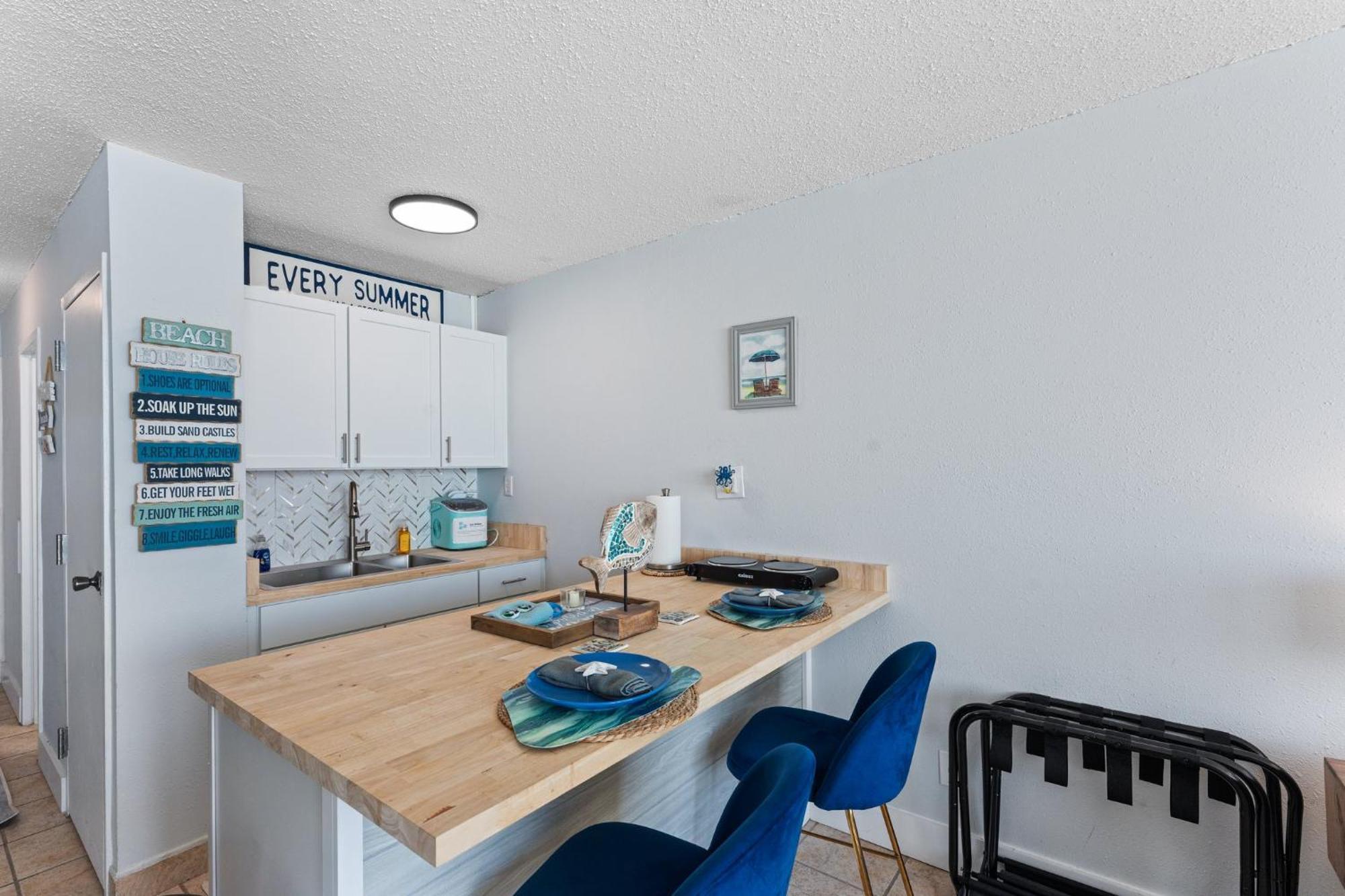 Apartment Seaview At Of The Gulf #823 By Nautical *