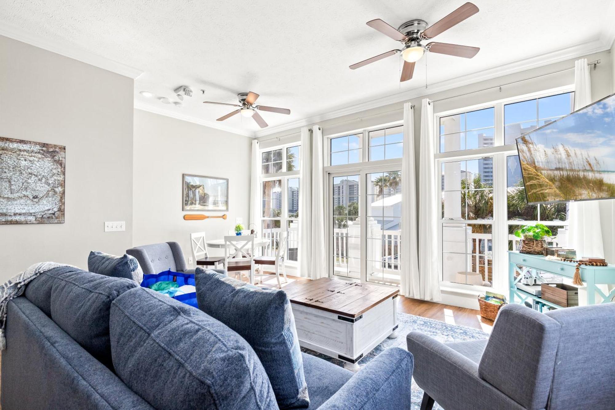 Sailors Cove: 5-bedroom, 45 Baths, Sleeps 12! Steps Away From The Beach! Holiday home
