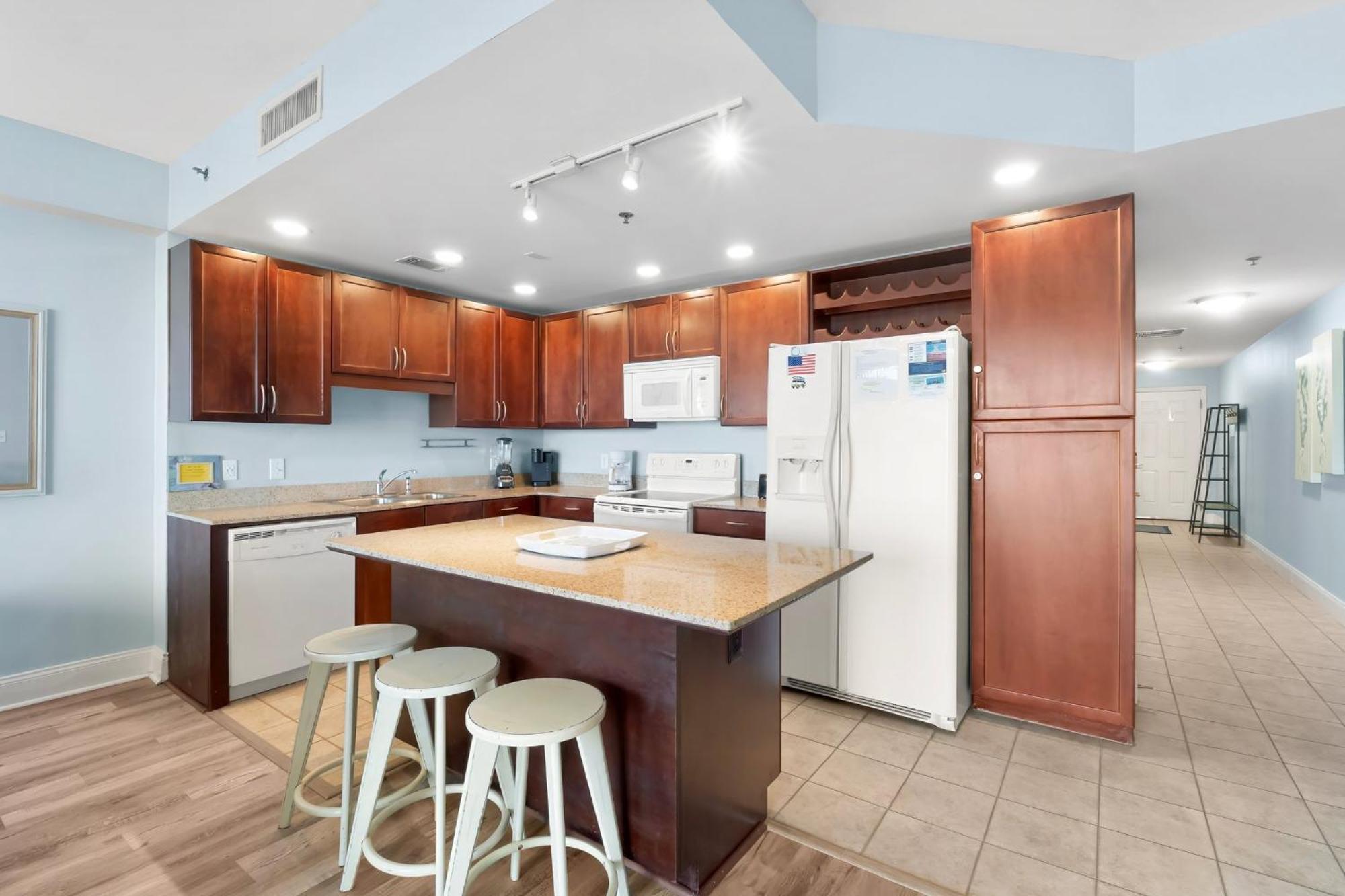 Laketown Wharf 0804 Apartment *