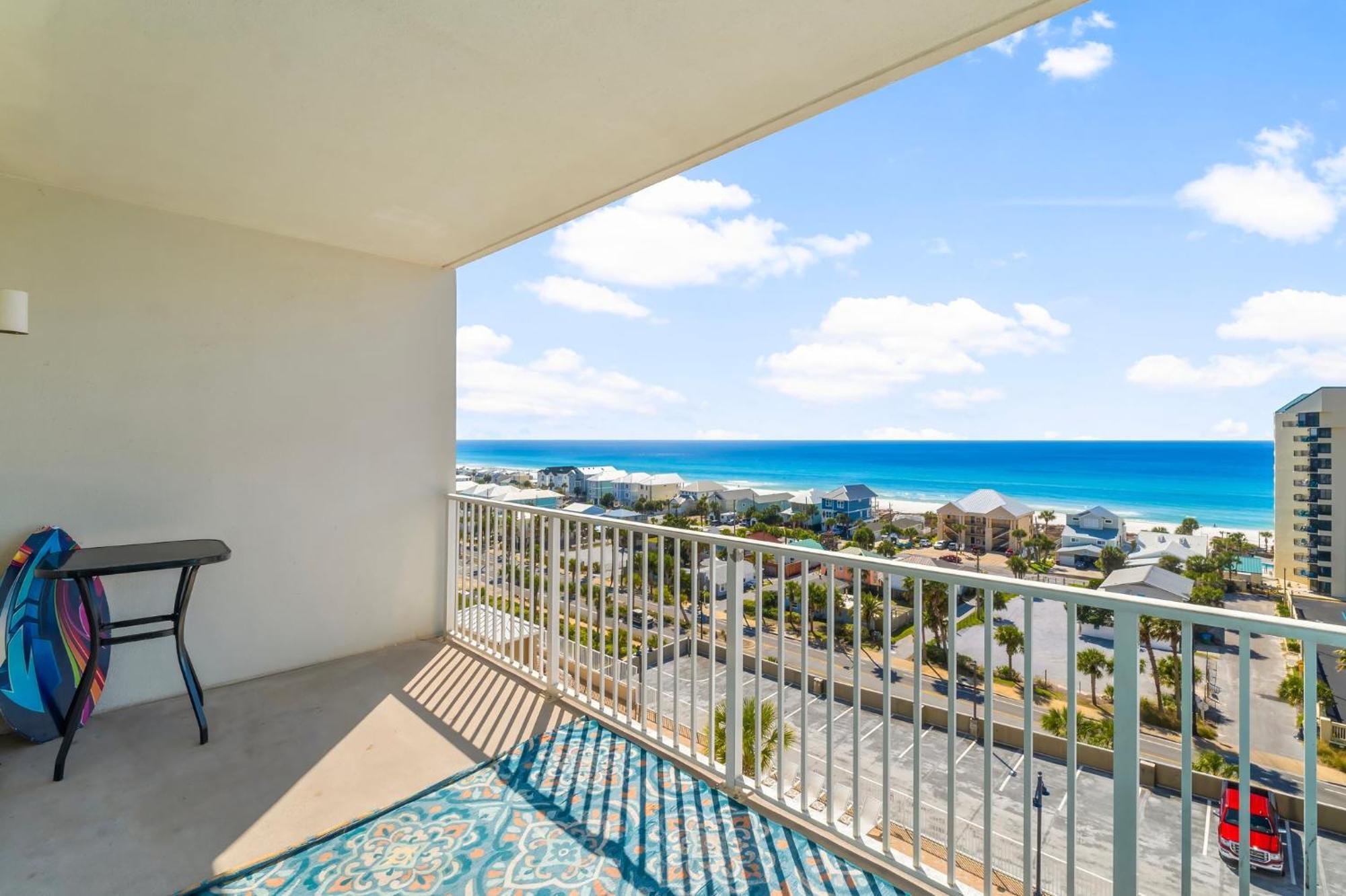 Apartment Laketown Wharf 0804