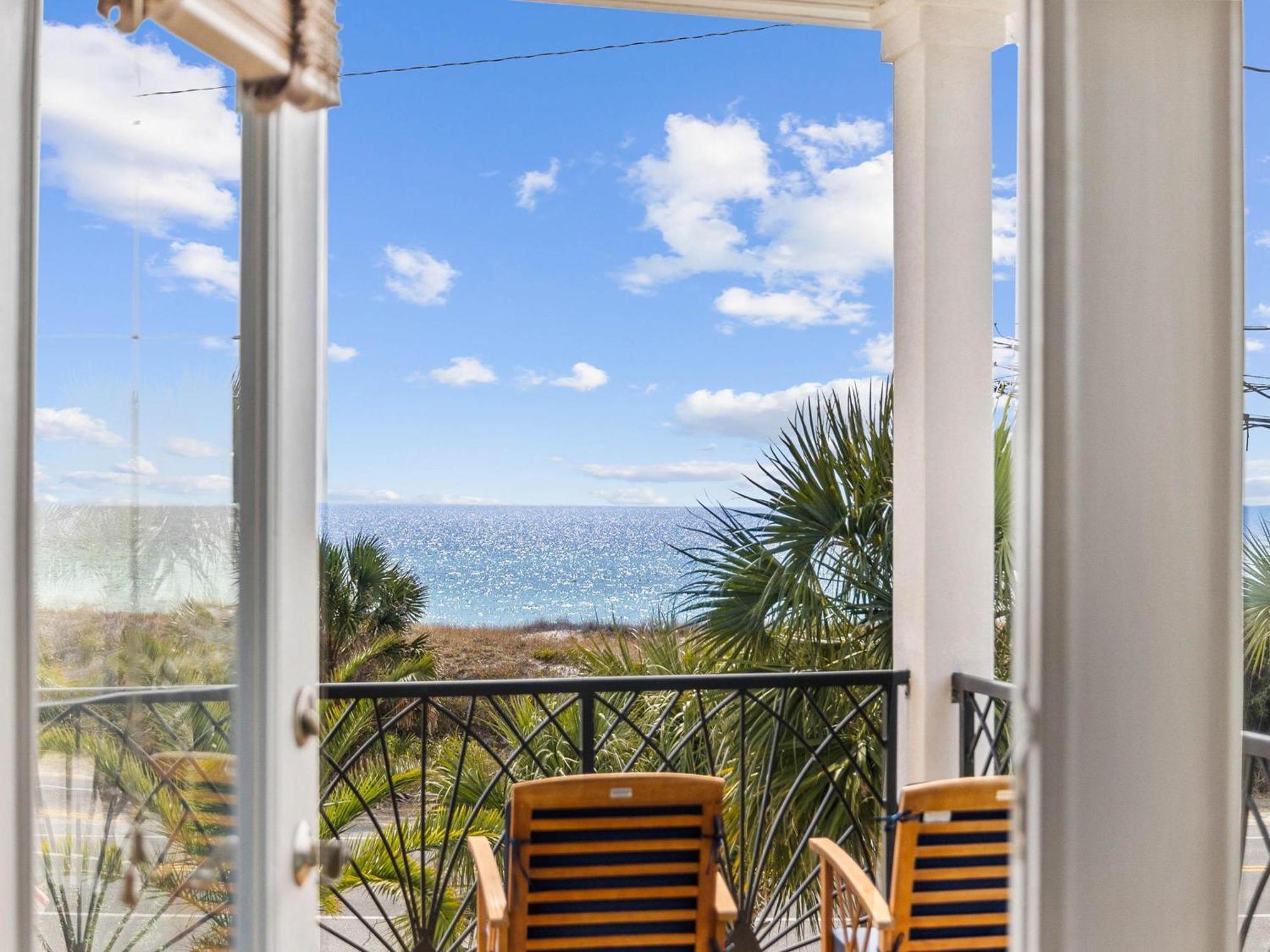 Private Paradise On Front Rd *