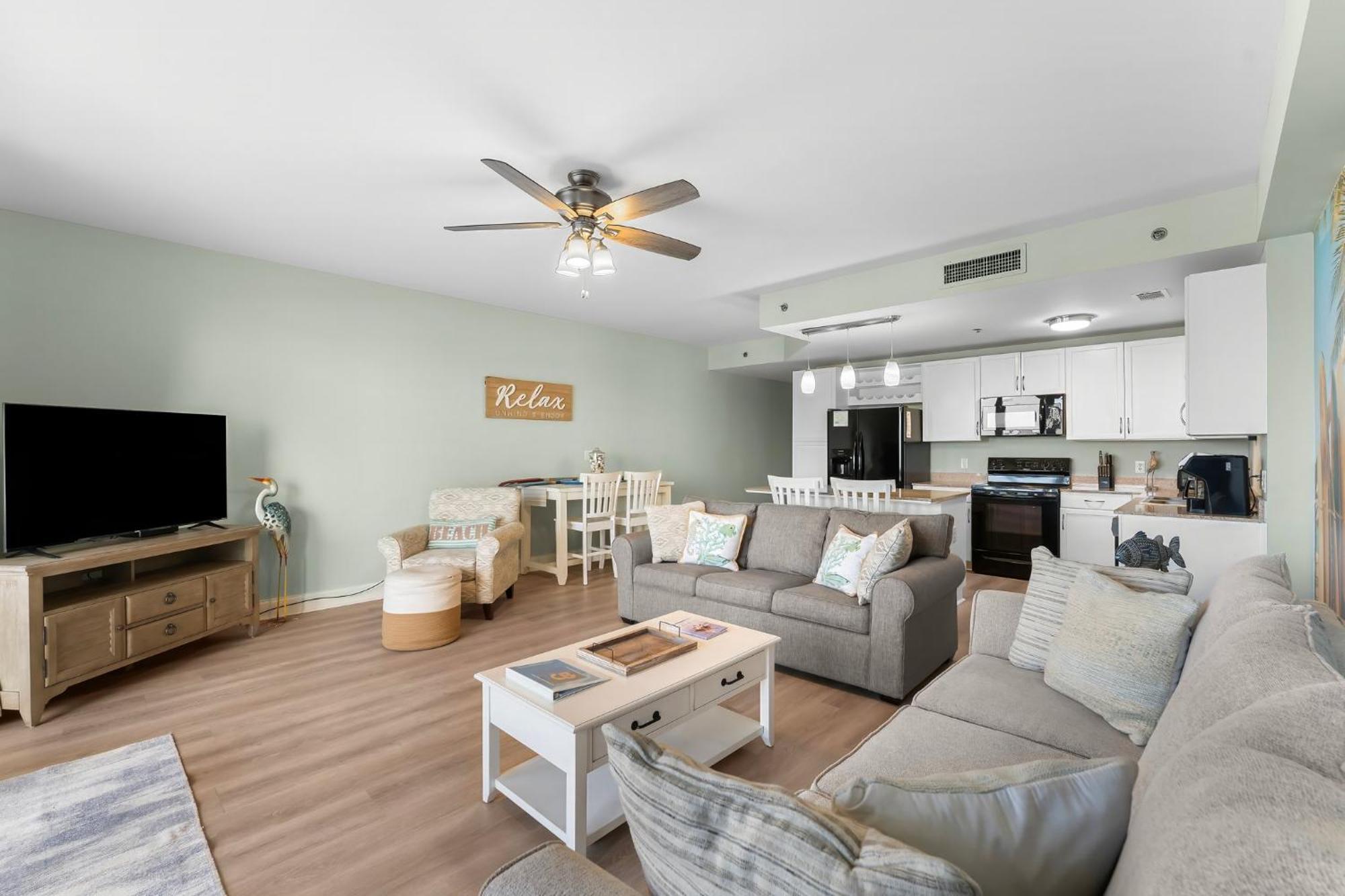 Living Right At Laketown Wharf #1016 By Nautical Holiday home
