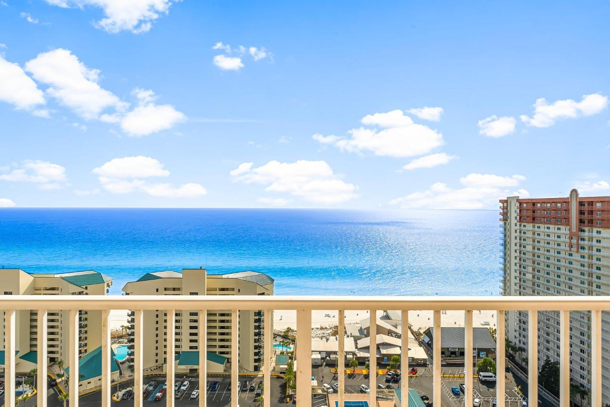 Apartment Laketown Wharf 2124 *