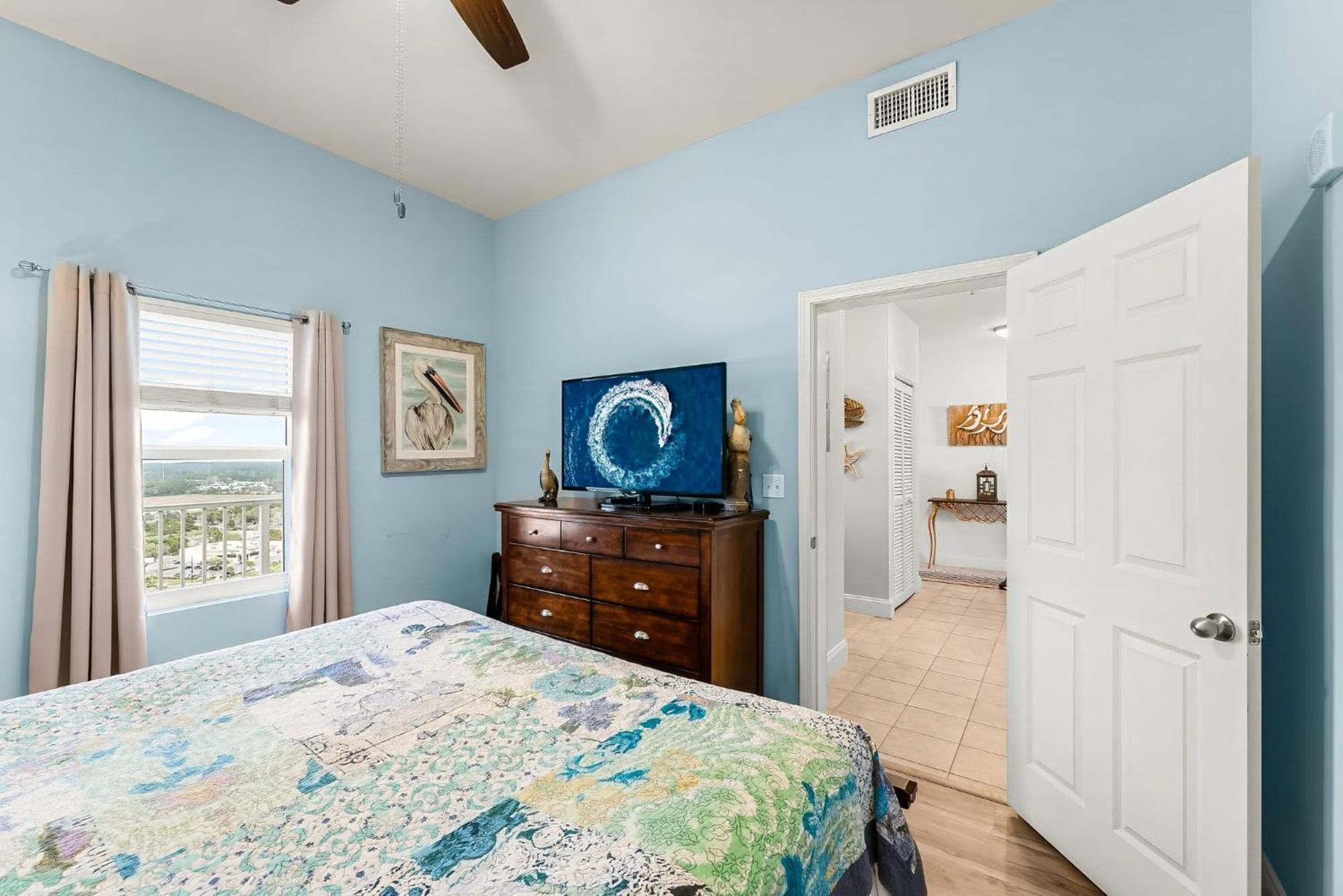 Laketown Wharf 2124 Apartment