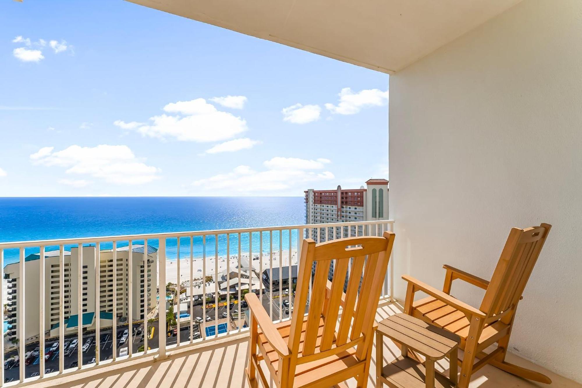 Apartment Laketown Wharf 2124