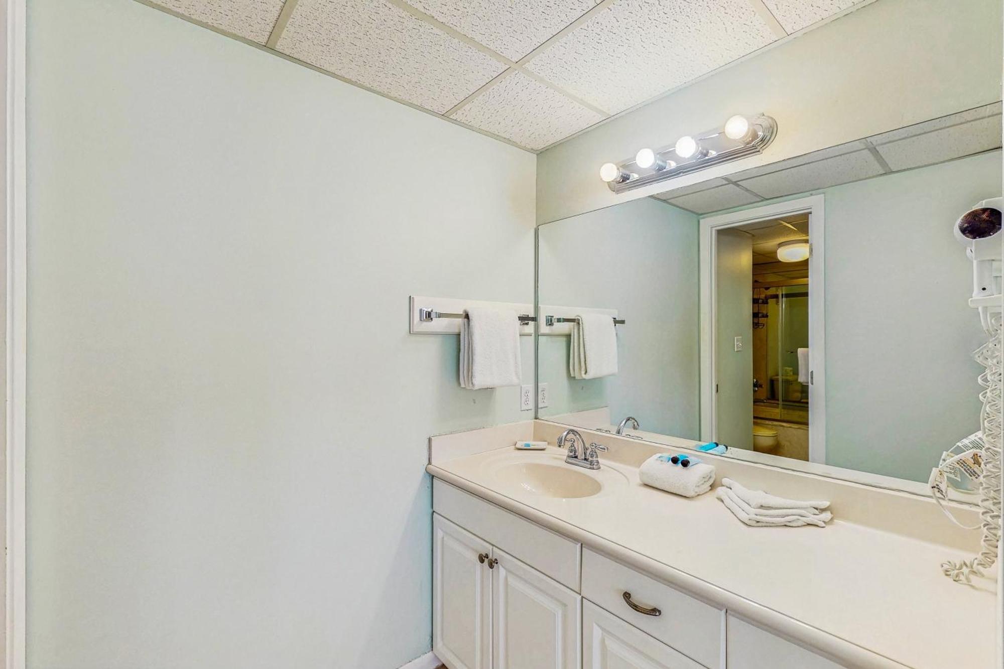 Apartment Edgewater T One 1204
