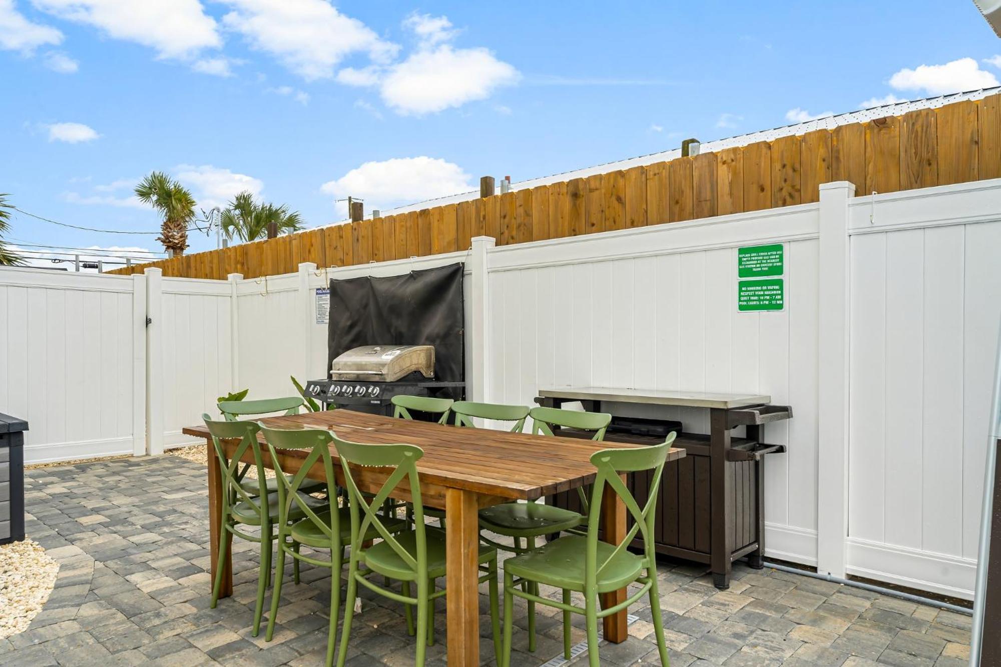 Lime And Dandy Pool Golf Grill Bar Games Near Panama City Beach