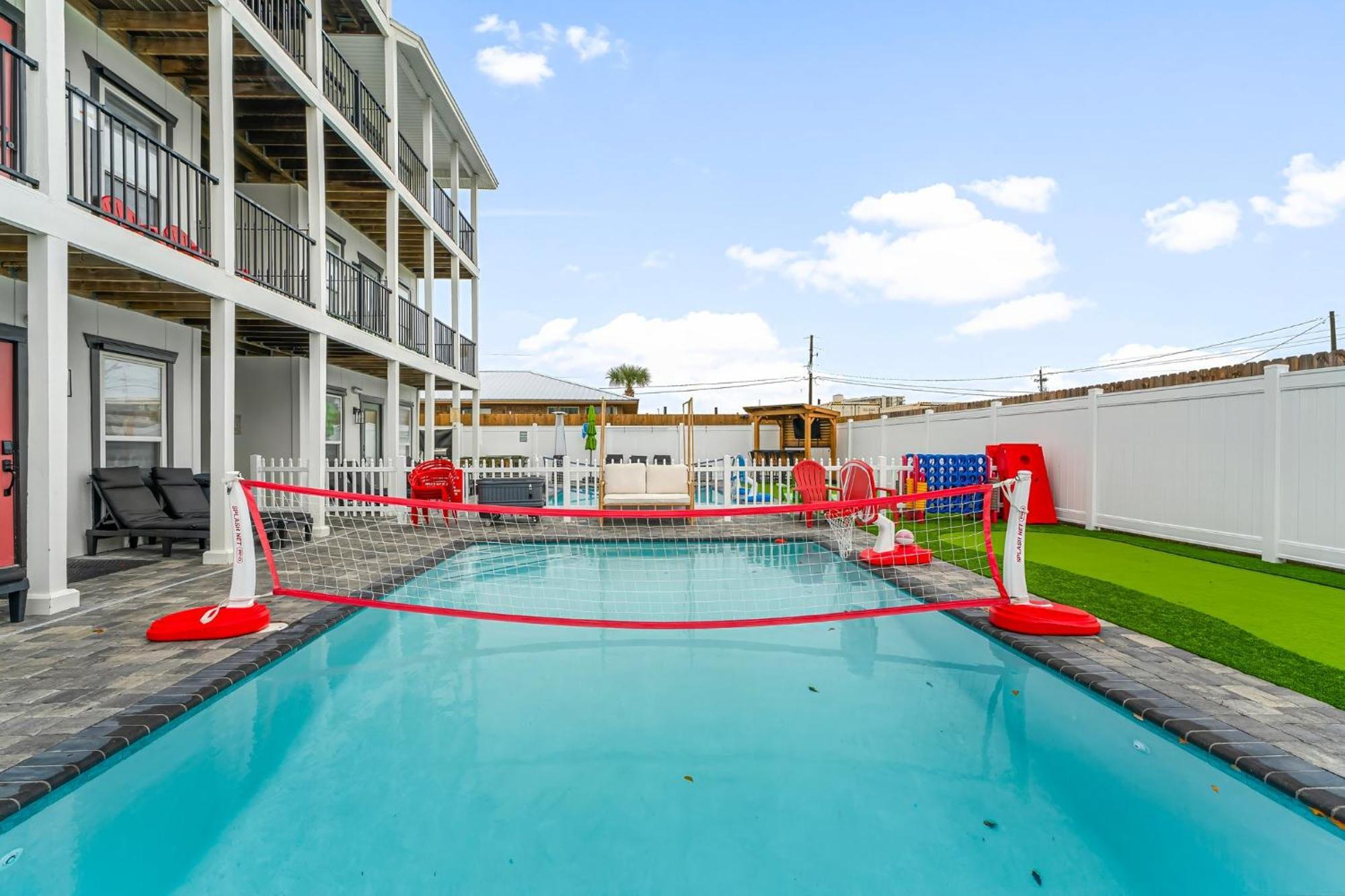 Lime And Dandy Pool Golf Grill Bar Games Near Panama City Beach