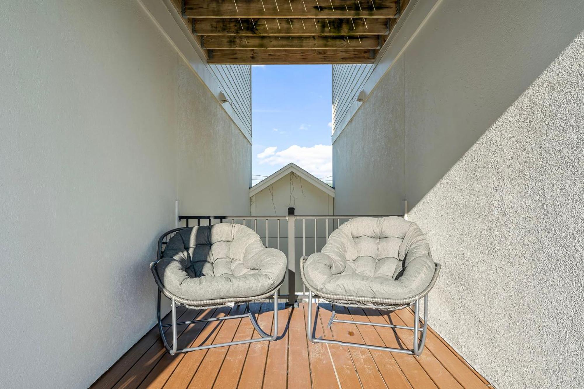 Apartment Lime And Dandy Pool Golf Grill Bar Games Near *