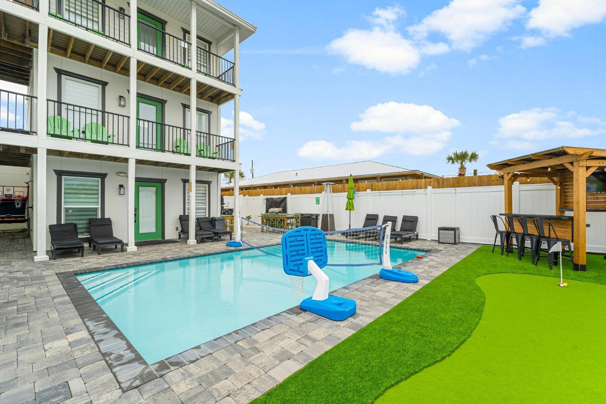 Lime And Dandy Pool Golf Grill Bar Games Near Panama City Beach