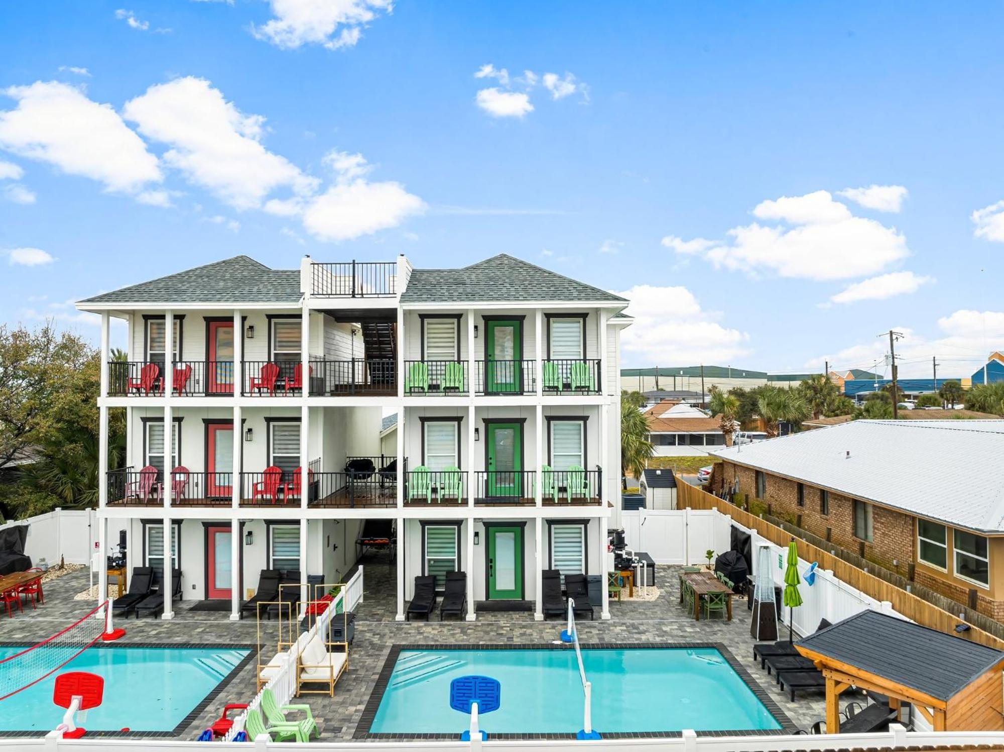 Lime And Dandy Pool Golf Grill Bar Games Near Apartment