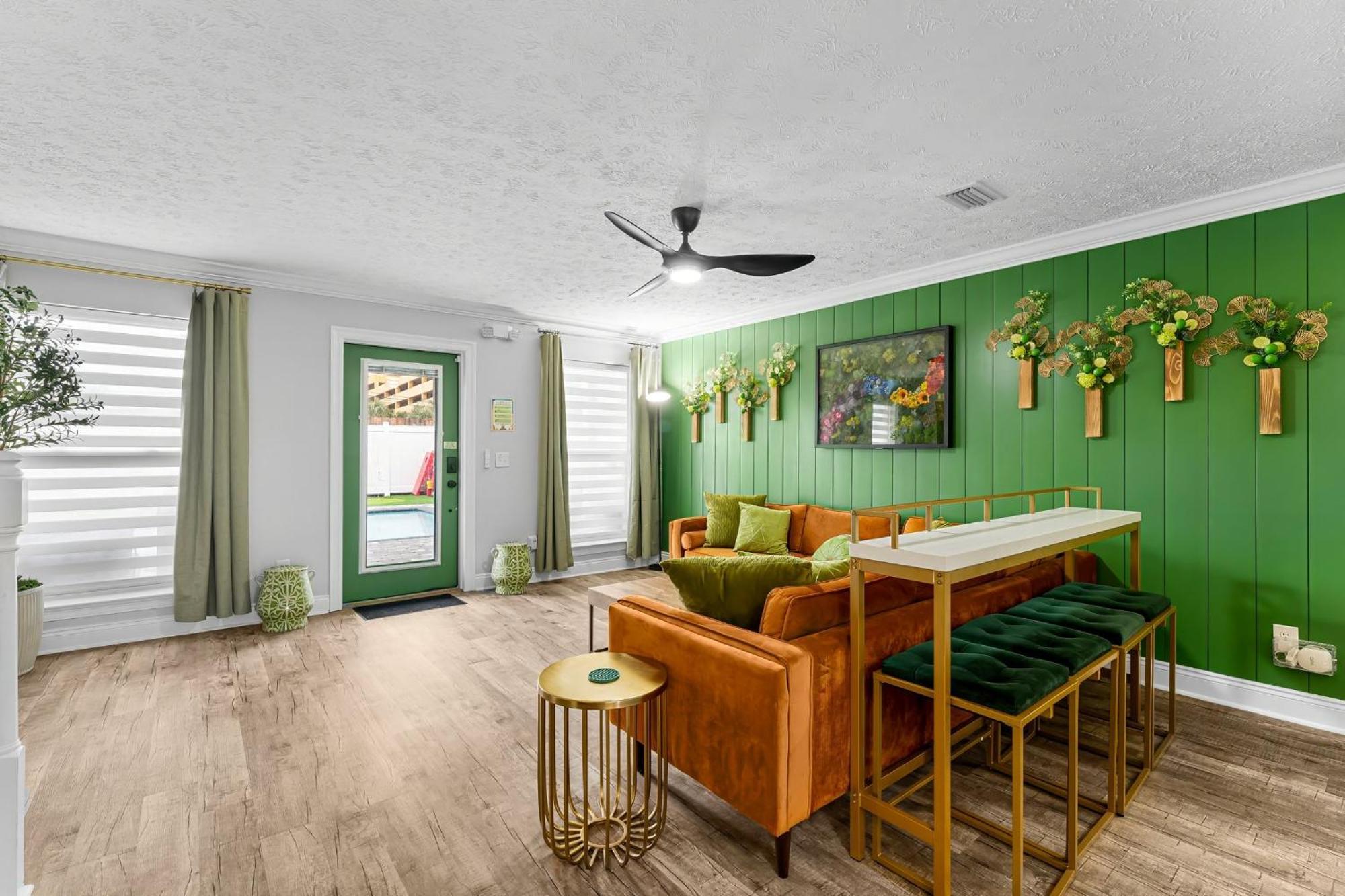 Lime And Dandy Pool Golf Grill Bar Games Near Apartment *