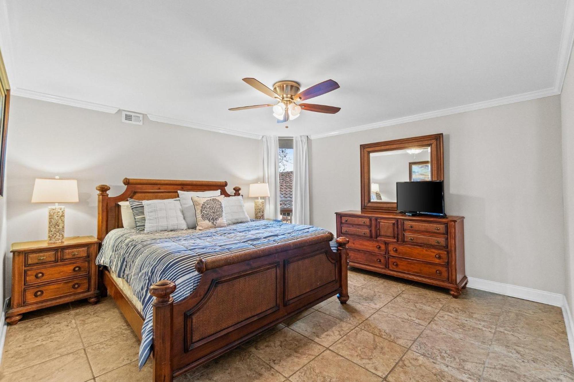 Holiday home Pelican Walk 201