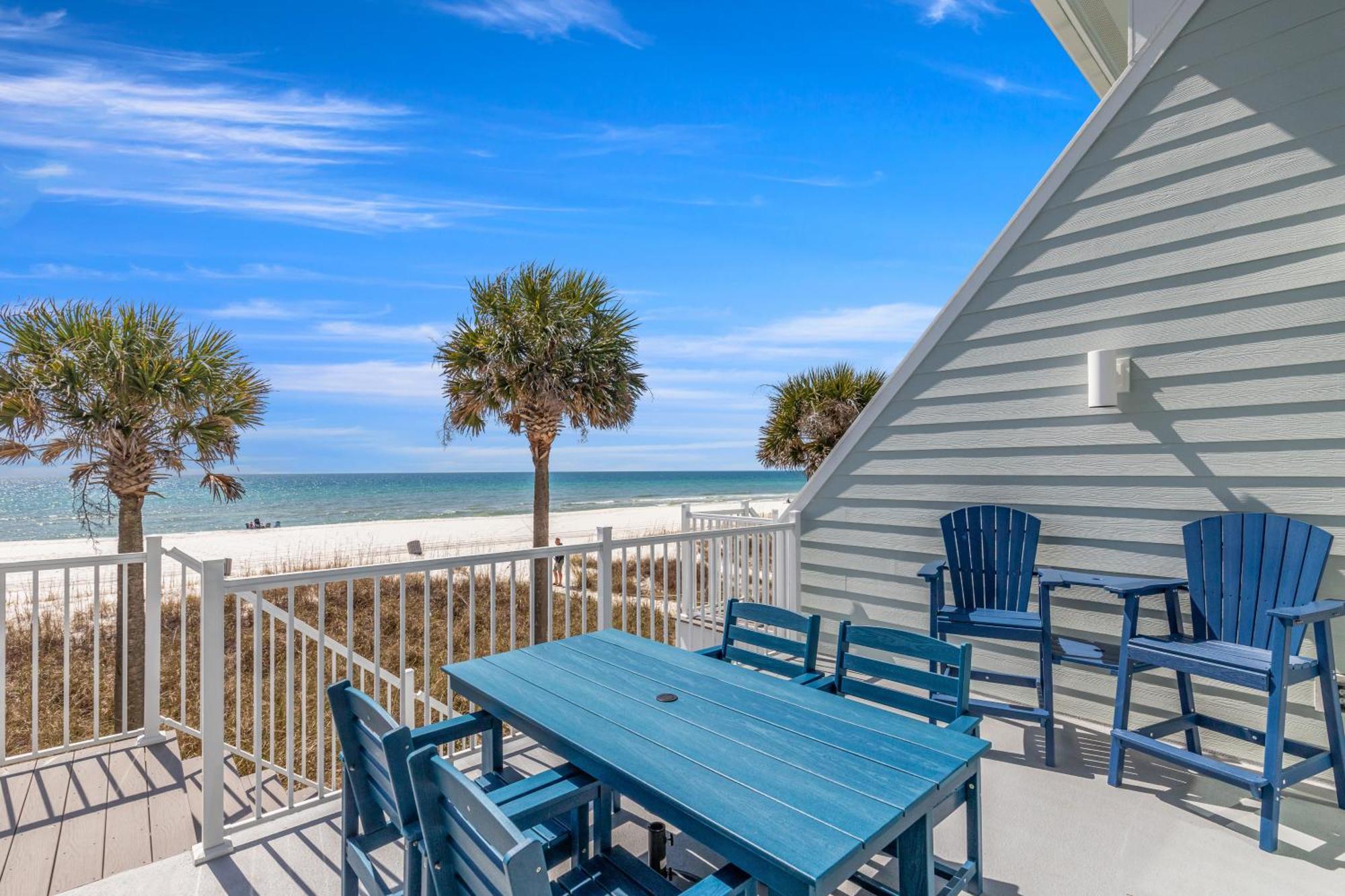 3br, 3ba Beachfront Townhome! Sleeps 11! Ocean View! Steps To The Beach! Holiday home