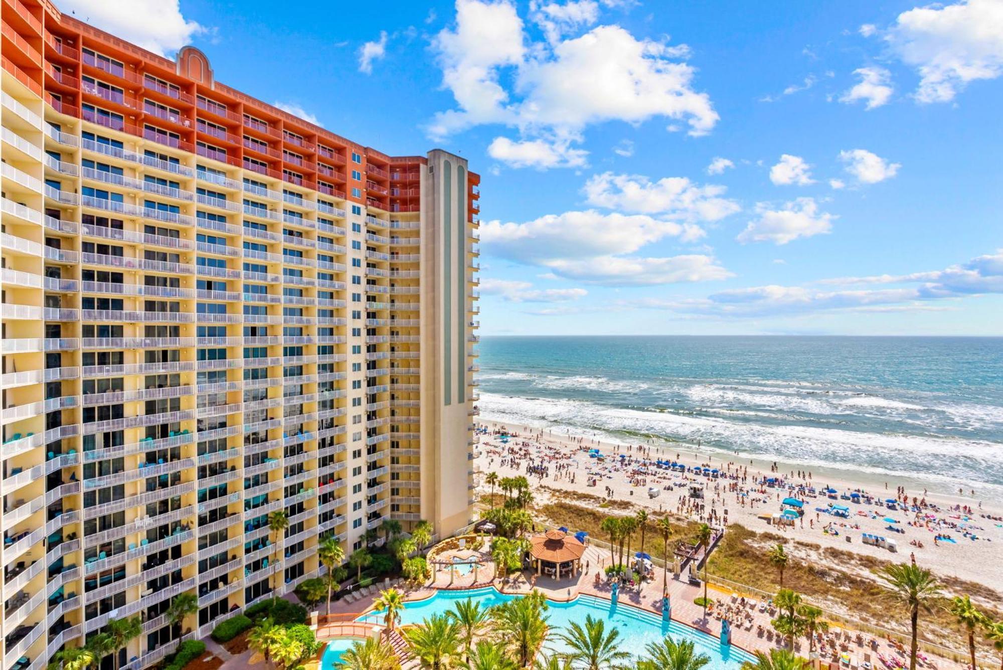 Spacious 2-bedroom Beachfront Resort! By Dolce Getaways Pcb!