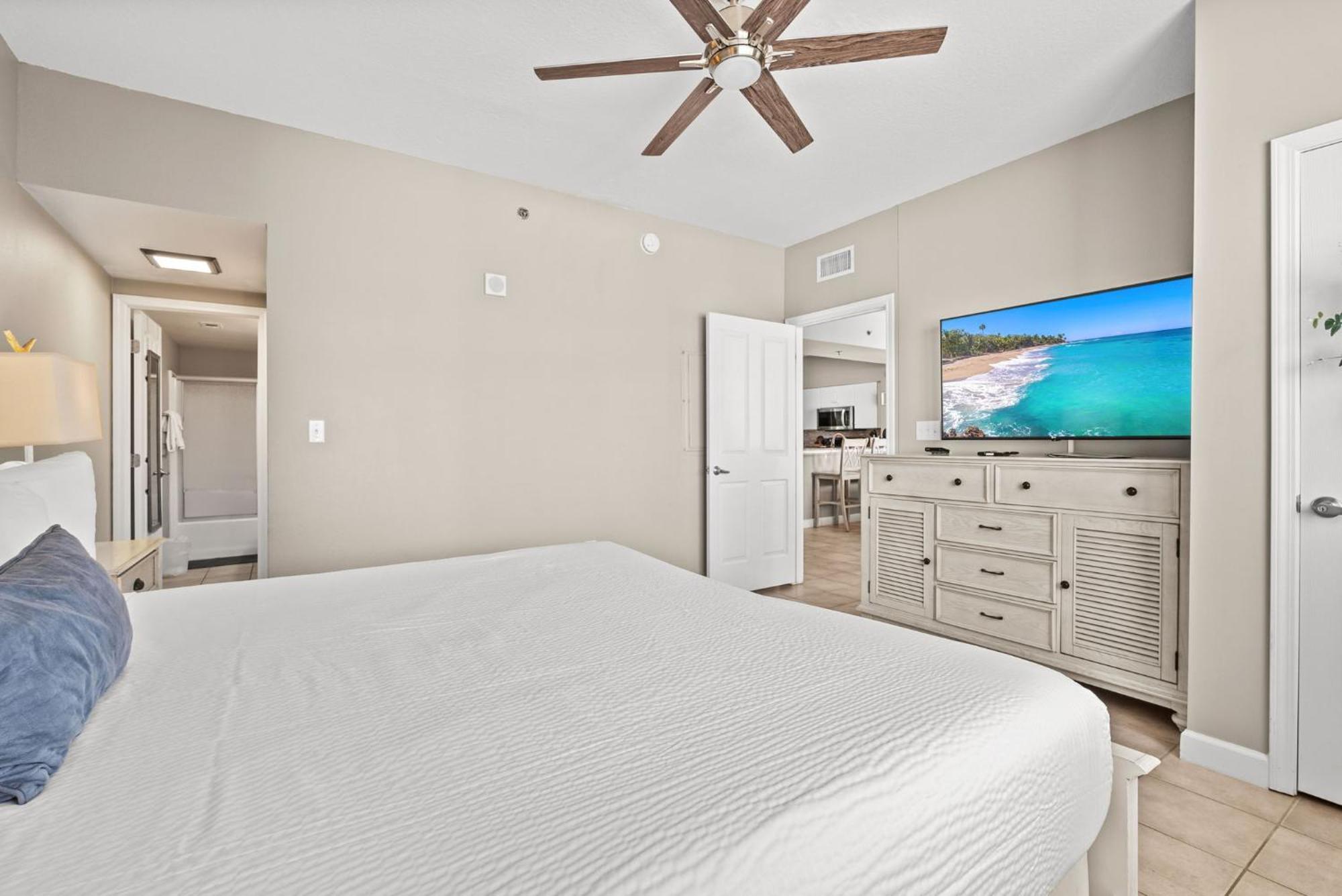 Spacious 2-bedroom Beachfront Resort! By Dolce Getaways Pcb!