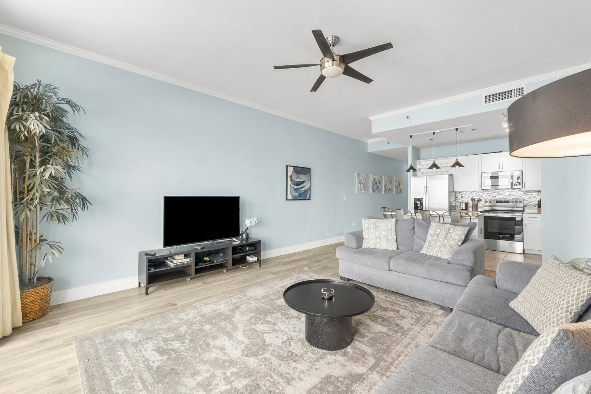 Laketown Wharf #2111 By Nautical Holiday home
