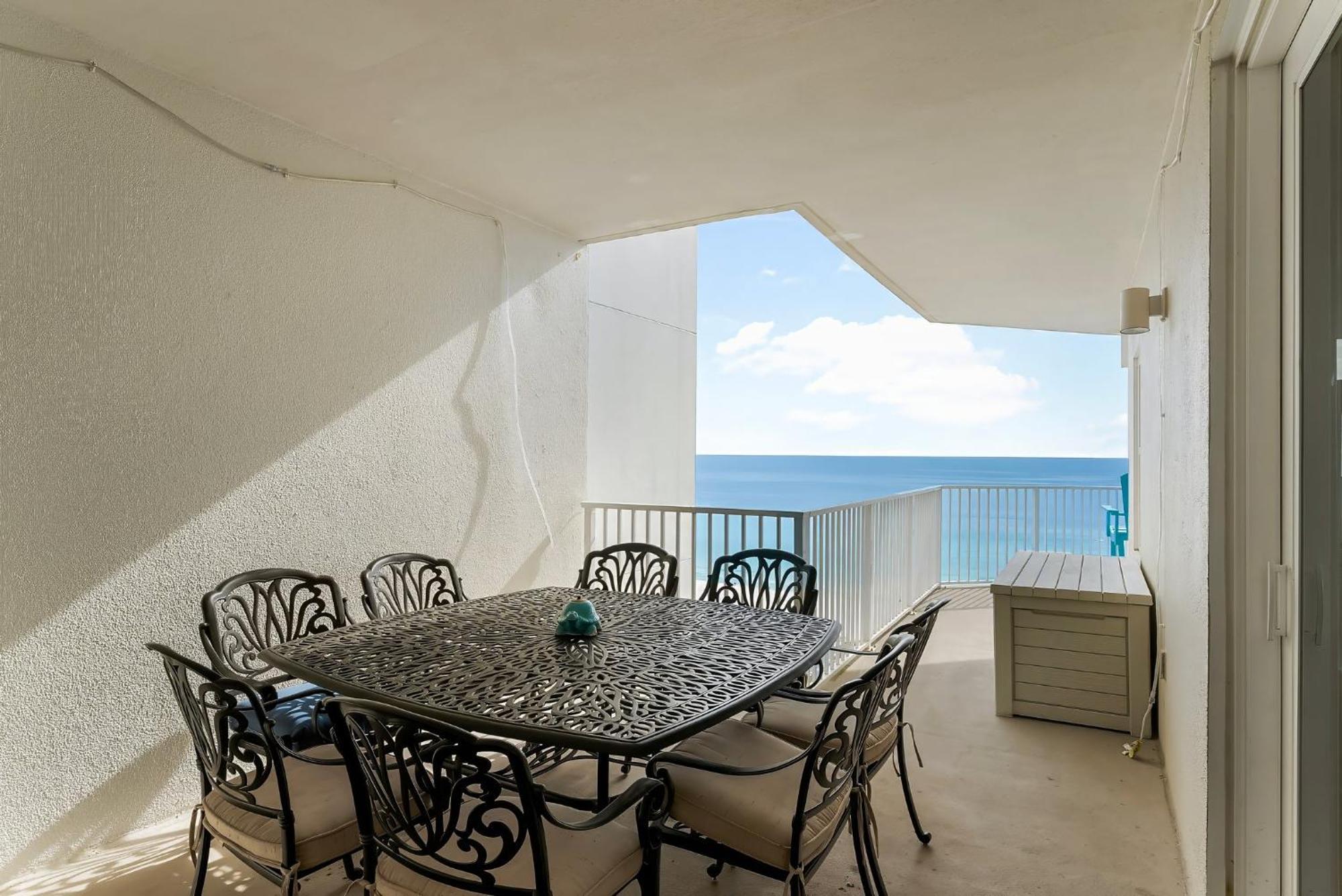 Laketown Wharf 1801 Apartment