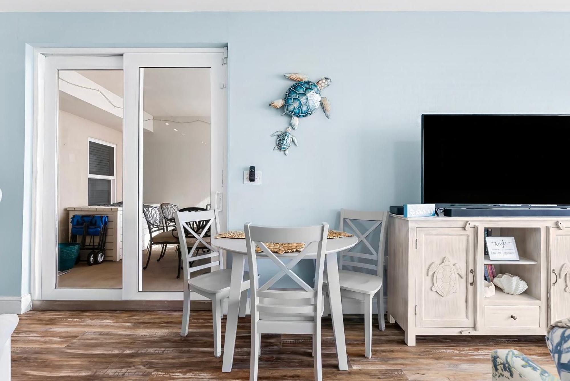 Laketown Wharf 1801 Apartment *