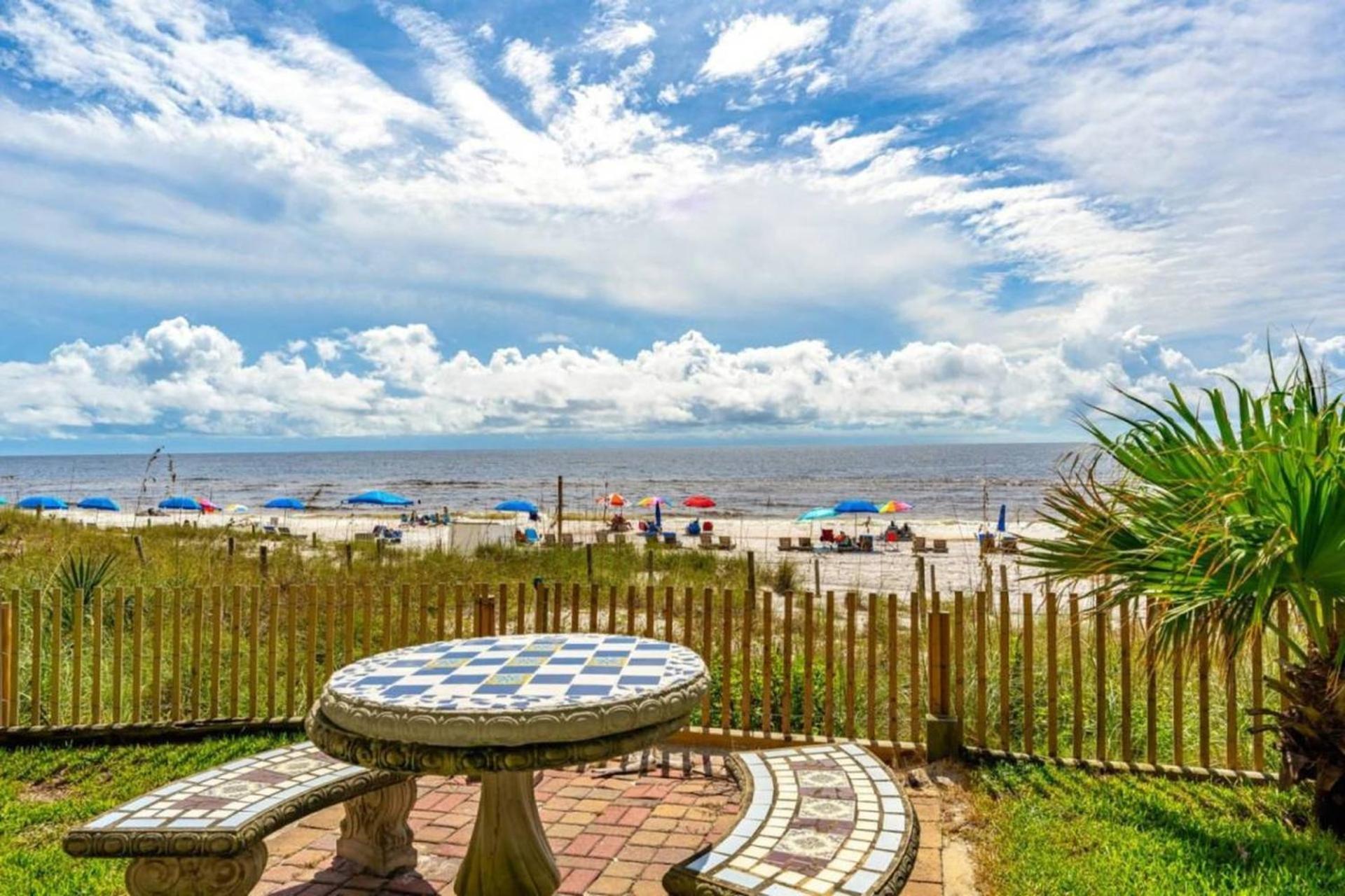 Commodore 508 Panama City Beach